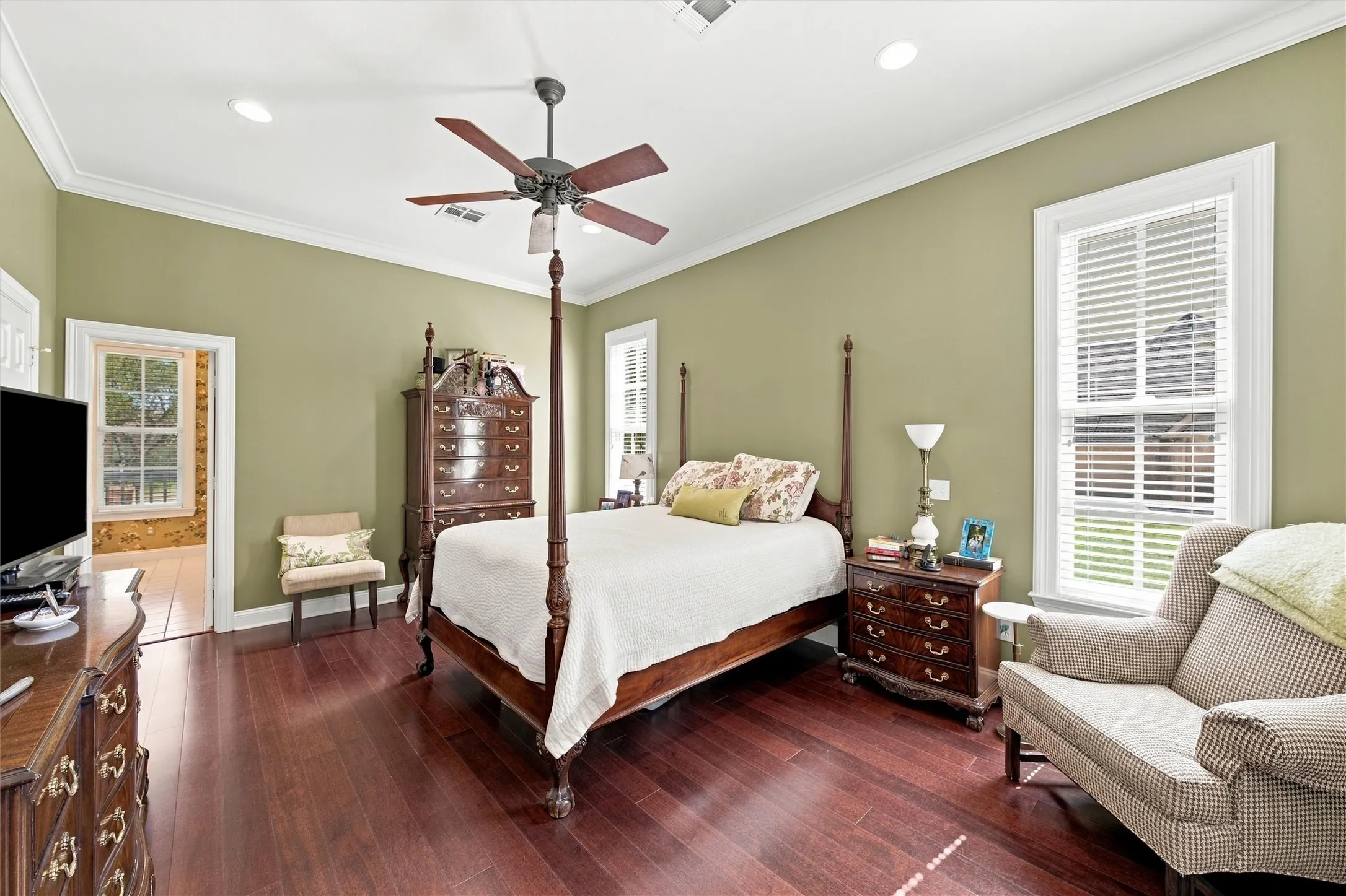 Single Family Residence For Sale in Mc Lennan County , 103 Royal Springs Lane, Crawford, Texas 76638, 4 Bedroom, 5 Bathroom, 2 Garage spaces, 3,028 Sqft, built in 2000, mls#21404069, Real Estate Agent in Crawford, Homes For Sale in Mc Lennan county, Homes For Sale in Crawford, Realtor in Crawford Texas, Real Estate Brokerage Independent Realty Texas, Luminita Cordes Realtor