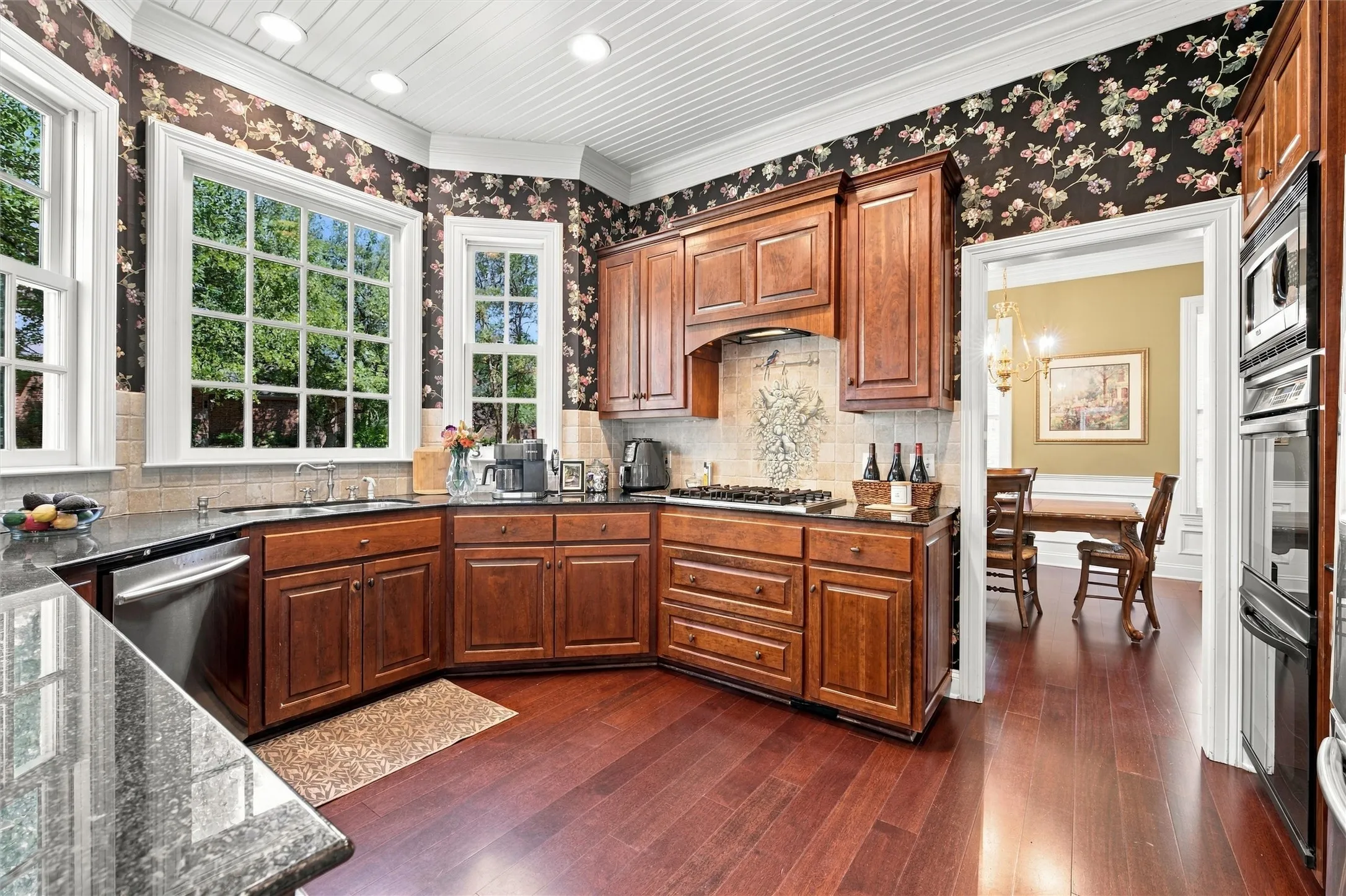 Single Family Residence For Sale in Mc Lennan County , 103 Royal Springs Lane, Crawford, Texas 76638, 4 Bedroom, 5 Bathroom, 2 Garage spaces, 3,028 Sqft, built in 2000, mls#21404069, Real Estate Agent in Crawford, Homes For Sale in Mc Lennan county, Homes For Sale in Crawford, Realtor in Crawford Texas, Real Estate Brokerage Independent Realty Texas, Luminita Cordes Realtor