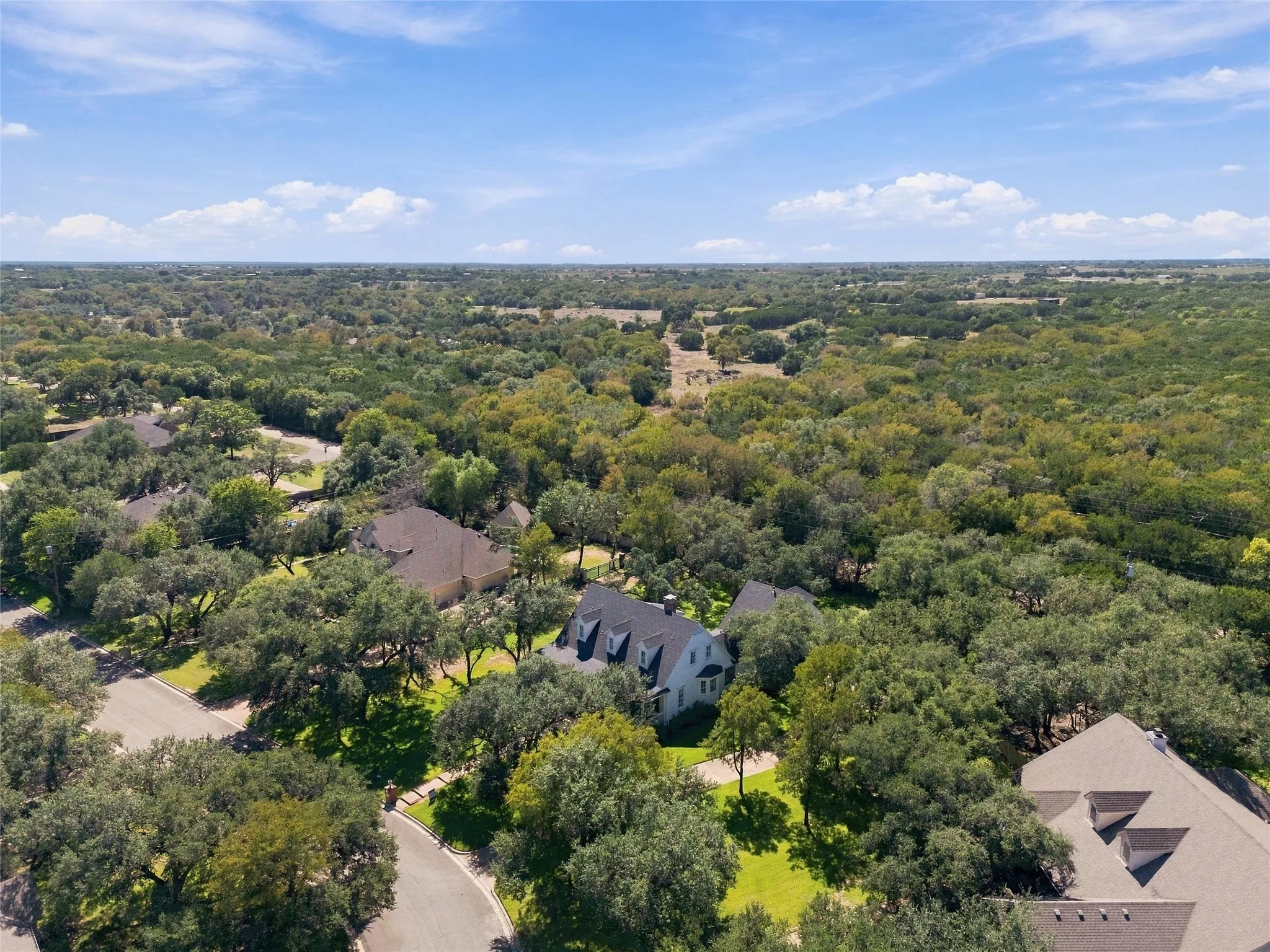 Single Family Residence For Sale in Mc Lennan County , 103 Royal Springs Lane, Crawford, Texas 76638, 4 Bedroom, 5 Bathroom, 2 Garage spaces, 3,028 Sqft, built in 2000, mls#21404069, Real Estate Agent in Crawford, Homes For Sale in Mc Lennan county, Homes For Sale in Crawford, Realtor in Crawford Texas, Real Estate Brokerage Independent Realty Texas, Luminita Cordes Realtor
