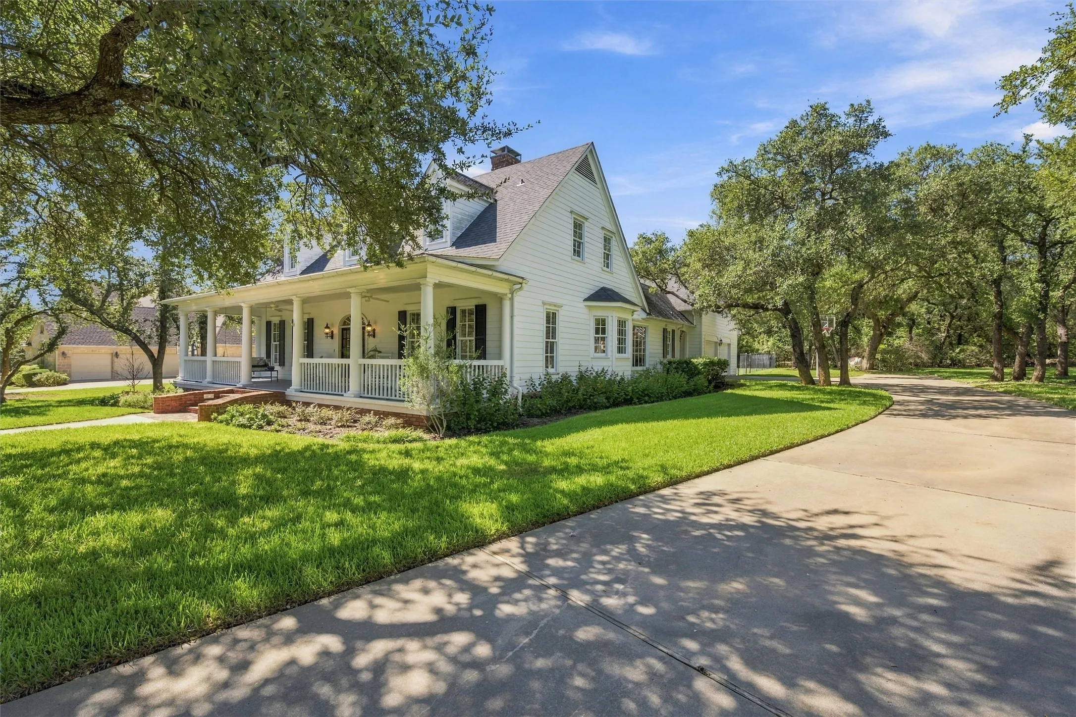 Single Family Residence For Sale in Mc Lennan County , 103 Royal Springs Lane, Crawford, Texas 76638, 4 Bedroom, 5 Bathroom, 2 Garage spaces, 3,028 Sqft, built in 2000, mls#21404069, Real Estate Agent in Crawford, Homes For Sale in Mc Lennan county, Homes For Sale in Crawford, Realtor in Crawford Texas, Real Estate Brokerage Independent Realty Texas, Luminita Cordes Realtor
