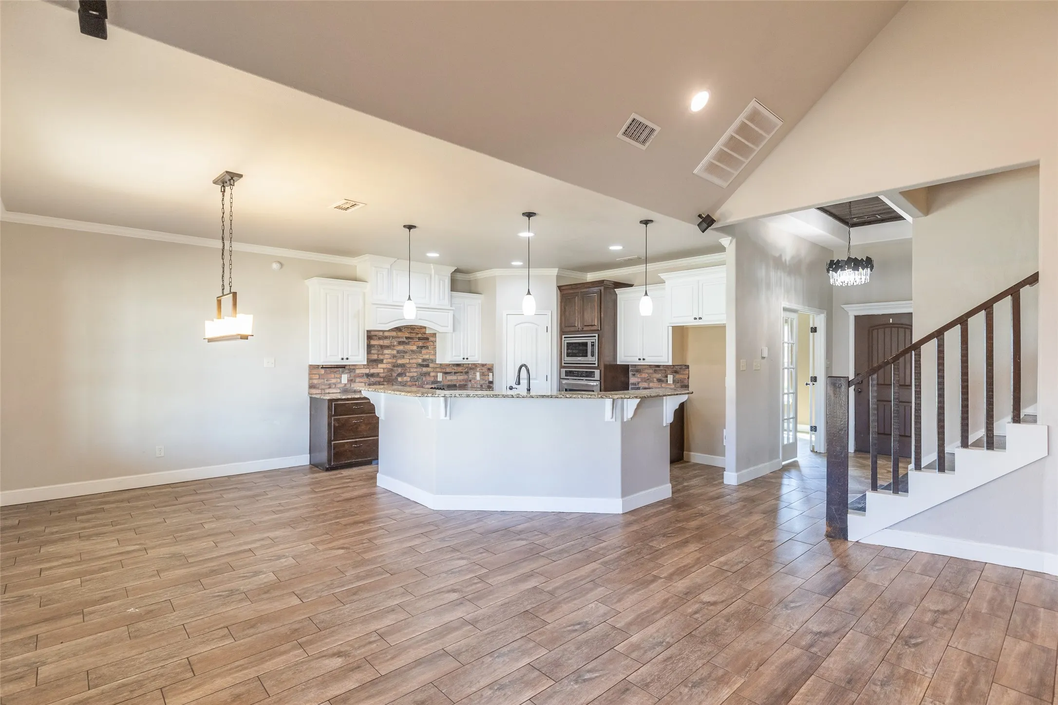 Single Family Residence For Sale in Taylor County , 7117 Mcleod Drive, Abilene, Texas 79602, 4 Bedroom, 3 Bathroom, 2 Garage spaces, 2,370 Sqft, built in 2014, mls#21407053, Real Estate Agent in Abilene, Homes For Sale in Taylor county, Homes For Sale in Abilene, Realtor in Abilene Texas, Real Estate Brokerage Independent Realty Texas, Luminita Cordes Realtor