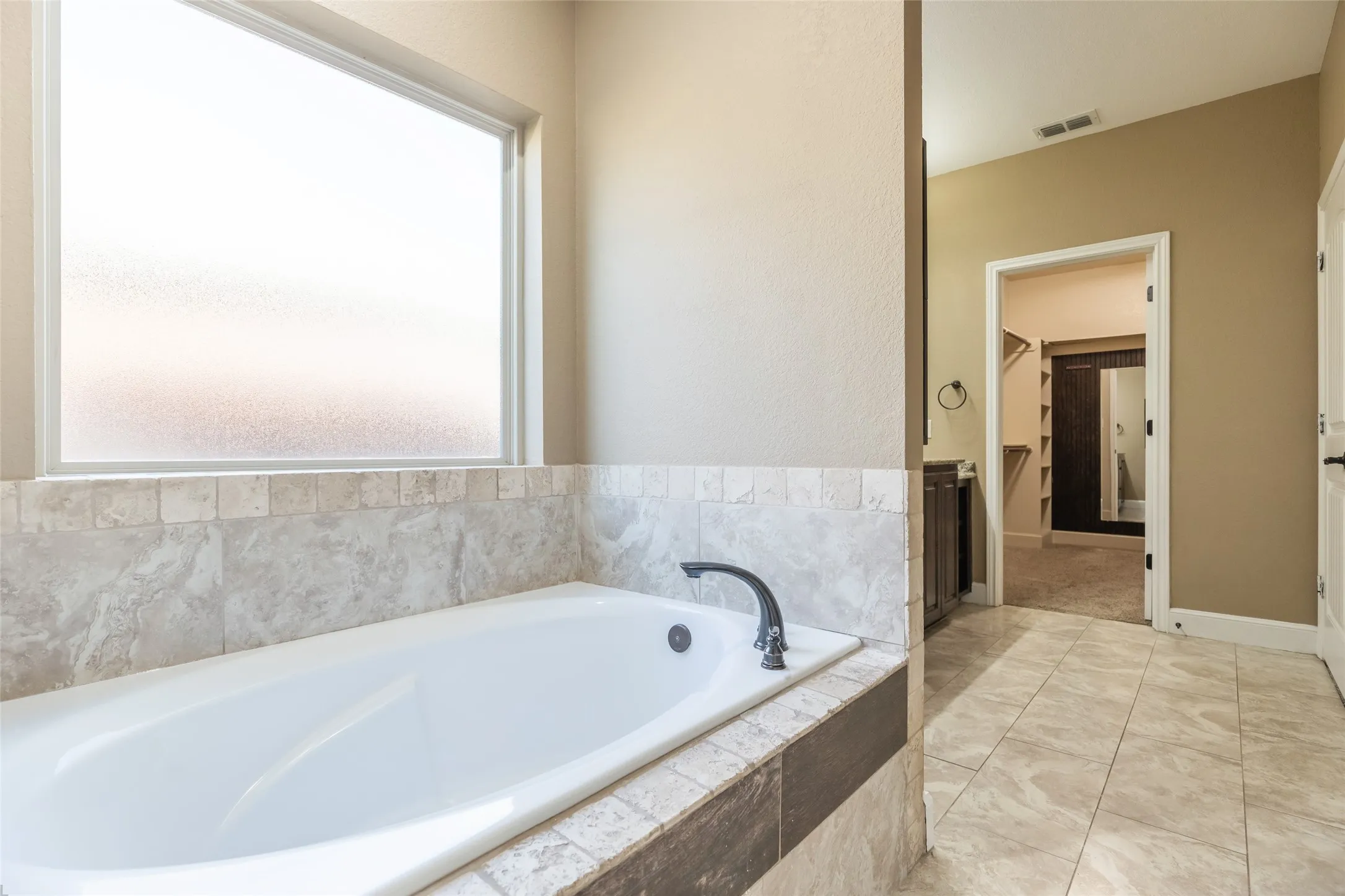 Single Family Residence For Sale in Taylor County , 7117 Mcleod Drive, Abilene, Texas 79602, 4 Bedroom, 3 Bathroom, 2 Garage spaces, 2,370 Sqft, built in 2014, mls#21407053, Real Estate Agent in Abilene, Homes For Sale in Taylor county, Homes For Sale in Abilene, Realtor in Abilene Texas, Real Estate Brokerage Independent Realty Texas, Luminita Cordes Realtor