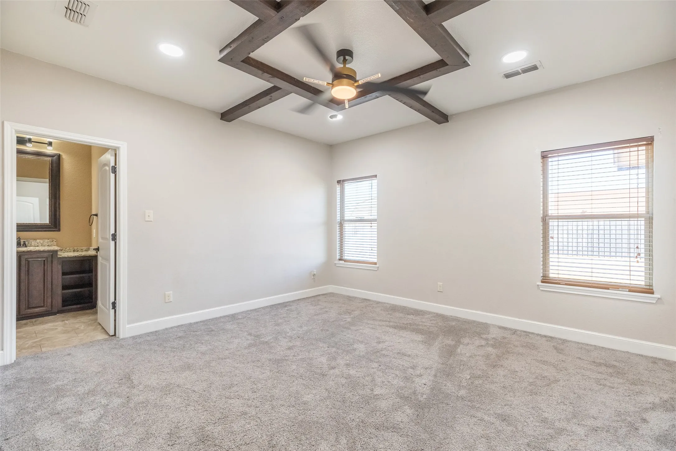 Single Family Residence For Sale in Taylor County , 7117 Mcleod Drive, Abilene, Texas 79602, 4 Bedroom, 3 Bathroom, 2 Garage spaces, 2,370 Sqft, built in 2014, mls#21407053, Real Estate Agent in Abilene, Homes For Sale in Taylor county, Homes For Sale in Abilene, Realtor in Abilene Texas, Real Estate Brokerage Independent Realty Texas, Luminita Cordes Realtor