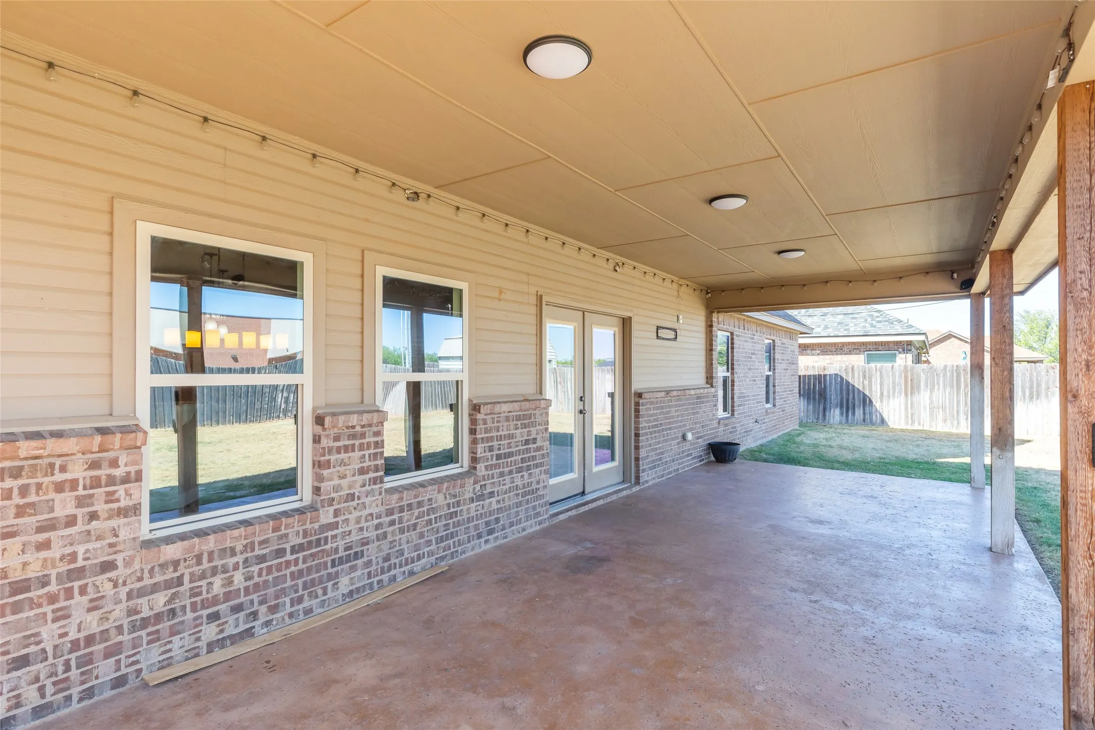 Single Family Residence For Sale in Taylor County , 7117 Mcleod Drive, Abilene, Texas 79602, 4 Bedroom, 3 Bathroom, 2 Garage spaces, 2,370 Sqft, built in 2014, mls#21407053, Real Estate Agent in Abilene, Homes For Sale in Taylor county, Homes For Sale in Abilene, Realtor in Abilene Texas, Real Estate Brokerage Independent Realty Texas, Luminita Cordes Realtor