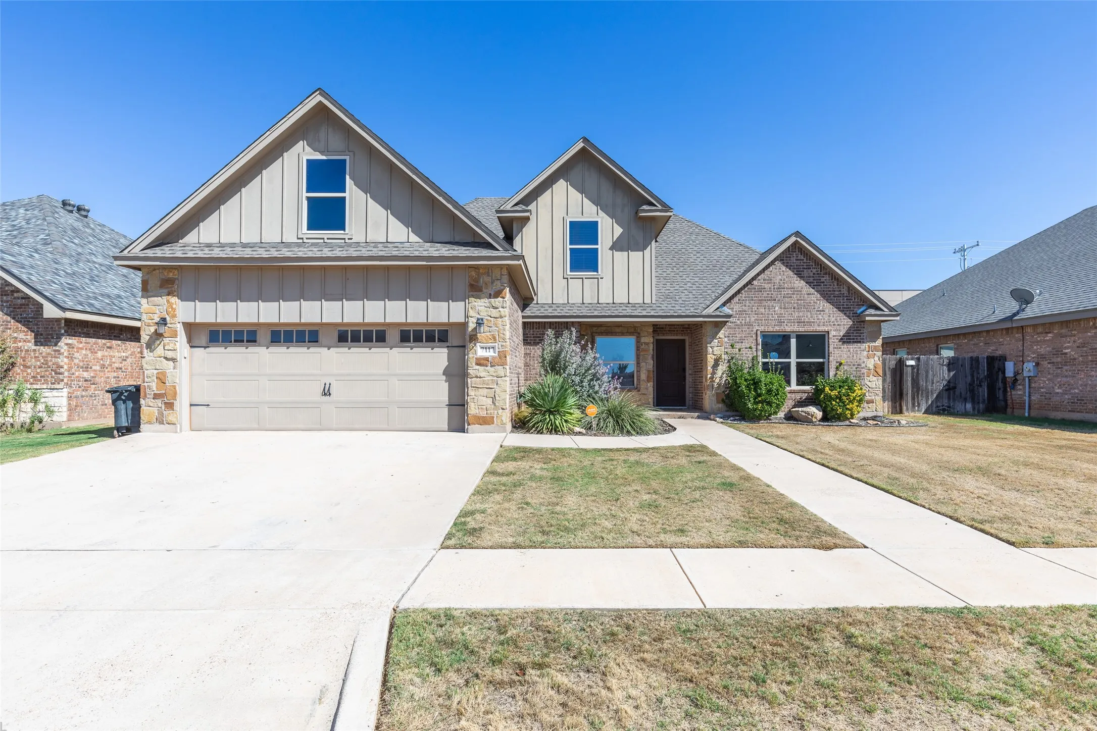 Single Family Residence For Sale in Taylor County , 7117 Mcleod Drive, Abilene, Texas 79602, 4 Bedroom, 3 Bathroom, 2 Garage spaces, 2,370 Sqft, built in 2014, mls#21407053, Real Estate Agent in Abilene, Homes For Sale in Taylor county, Homes For Sale in Abilene, Realtor in Abilene Texas, Real Estate Brokerage Independent Realty Texas, Luminita Cordes Realtor