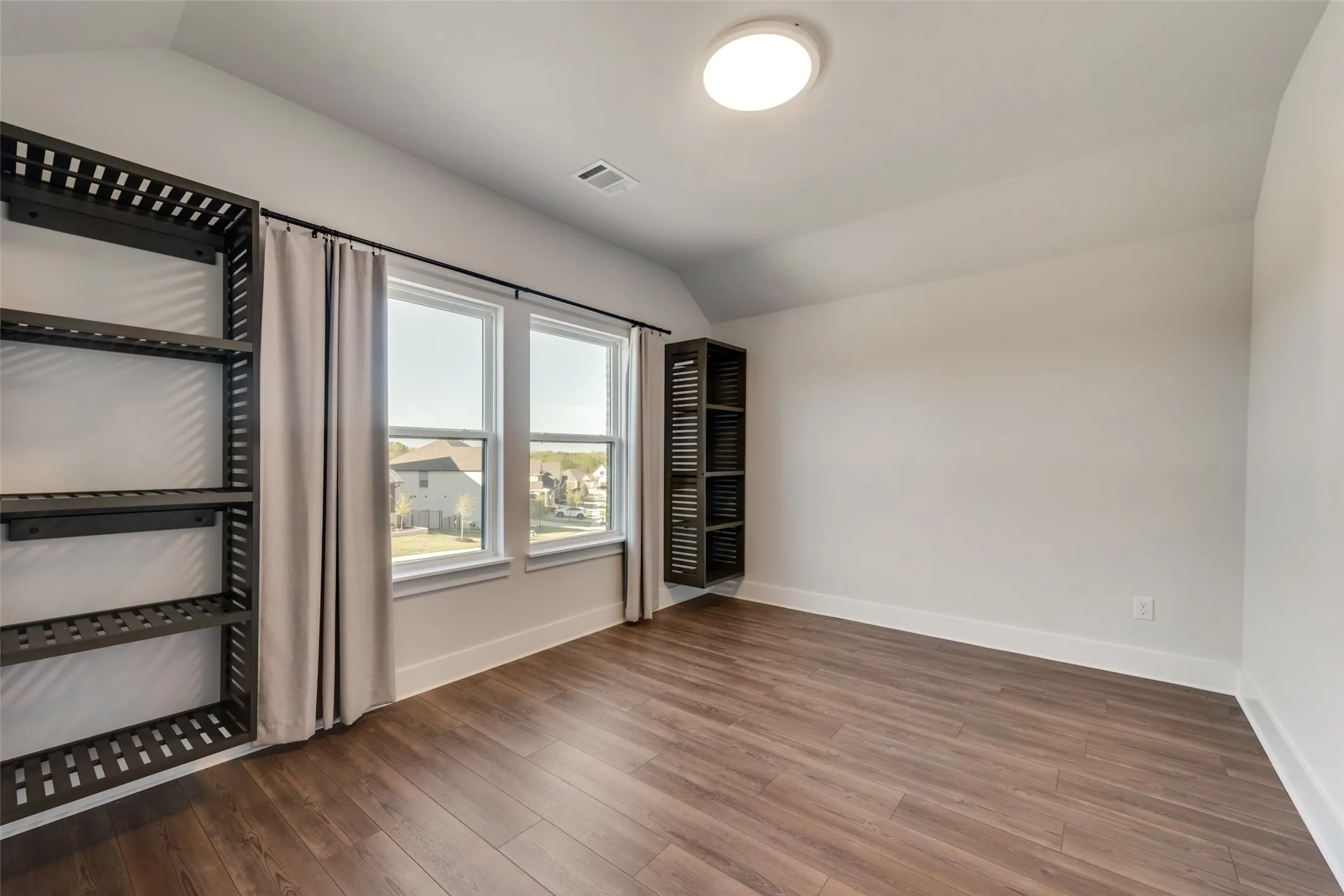 Single Family Residence For Rent in Rockwall County , 506 Torrey Pines Circle, Heath, Texas 75032, 5 Bedroom, 3 Bathroom, 2 Garage spaces, 2,840 Sqft, built in 2021, mls#21406450, Real Estate Agent in Heath, Homes For Rent in Rockwall county, Homes For Rent in Heath, Realtor in Heath Texas, Real Estate Brokerage Independent Realty Texas, Luminita Cordes Realtor