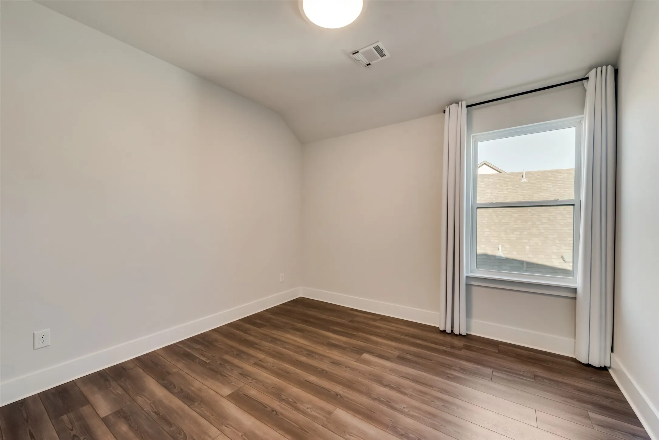Single Family Residence For Rent in Rockwall County , 506 Torrey Pines Circle, Heath, Texas 75032, 5 Bedroom, 3 Bathroom, 2 Garage spaces, 2,840 Sqft, built in 2021, mls#21406450, Real Estate Agent in Heath, Homes For Rent in Rockwall county, Homes For Rent in Heath, Realtor in Heath Texas, Real Estate Brokerage Independent Realty Texas, Luminita Cordes Realtor