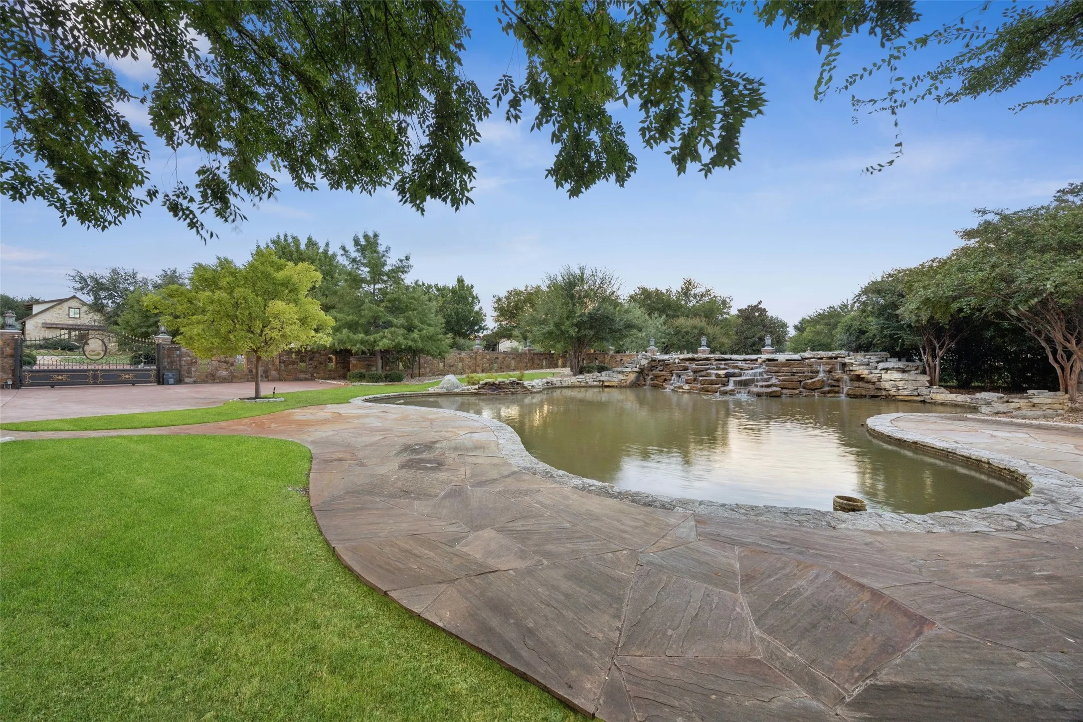 Single Family Residence For Sale in Tarrant County , 9553 Bella Terra Drive, Fort Worth, Texas 76126, 7 Bedroom, 18 Bathroom, 5 Garage spaces, 19,359 Sqft, built in 2006, mls#21403517, Real Estate Agent in Fort Worth, Homes For Sale in Tarrant county, Homes For Sale in Fort Worth, Realtor in Fort Worth Texas, Real Estate Brokerage Independent Realty Texas, Luminita Cordes Realtor