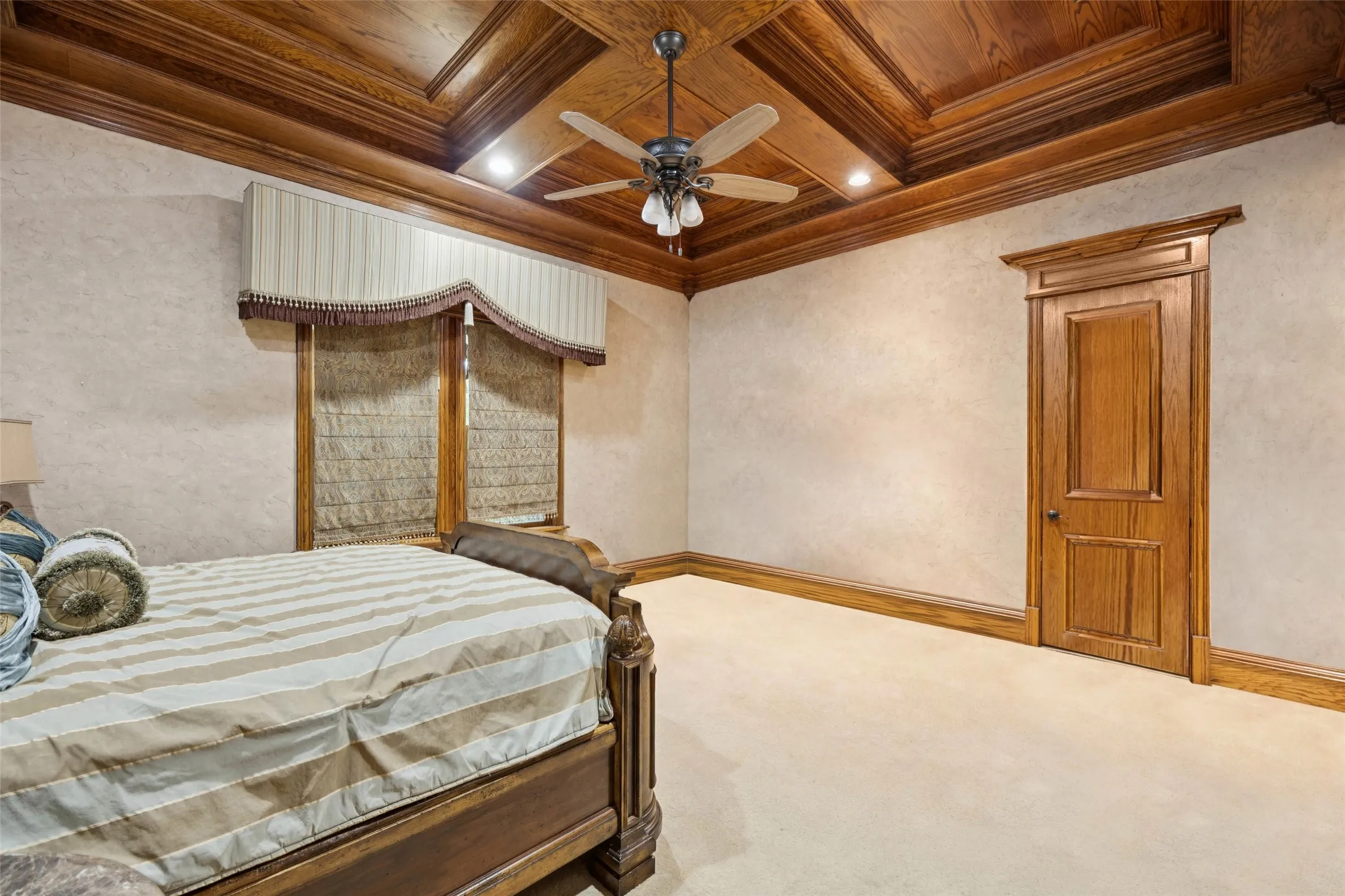 Single Family Residence For Sale in Tarrant County , 9553 Bella Terra Drive, Fort Worth, Texas 76126, 7 Bedroom, 18 Bathroom, 5 Garage spaces, 19,359 Sqft, built in 2006, mls#21403517, Real Estate Agent in Fort Worth, Homes For Sale in Tarrant county, Homes For Sale in Fort Worth, Realtor in Fort Worth Texas, Real Estate Brokerage Independent Realty Texas, Luminita Cordes Realtor