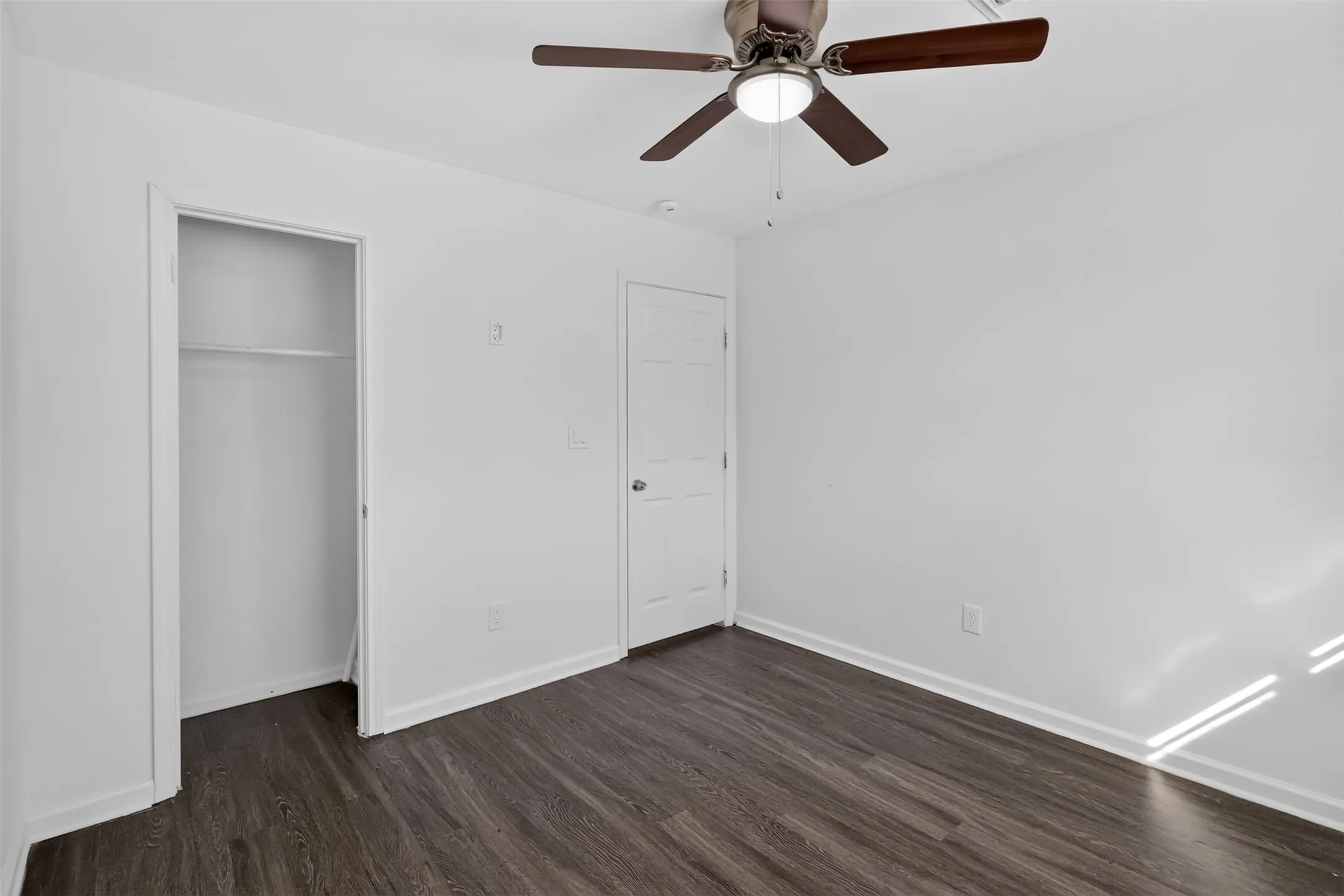 Single Family Residence For Sale in Tarrant County , 1005 Altamont Drive, Fort Worth, Texas 76106, 4 Bedroom, 2 Bathroom, Garage spaces, 1,386 Sqft, built in 1961, mls#21407011, Real Estate Agent in Fort Worth, Homes For Sale in Tarrant county, Homes For Sale in Fort Worth, Realtor in Fort Worth Texas, Real Estate Brokerage Independent Realty Texas, Luminita Cordes Realtor