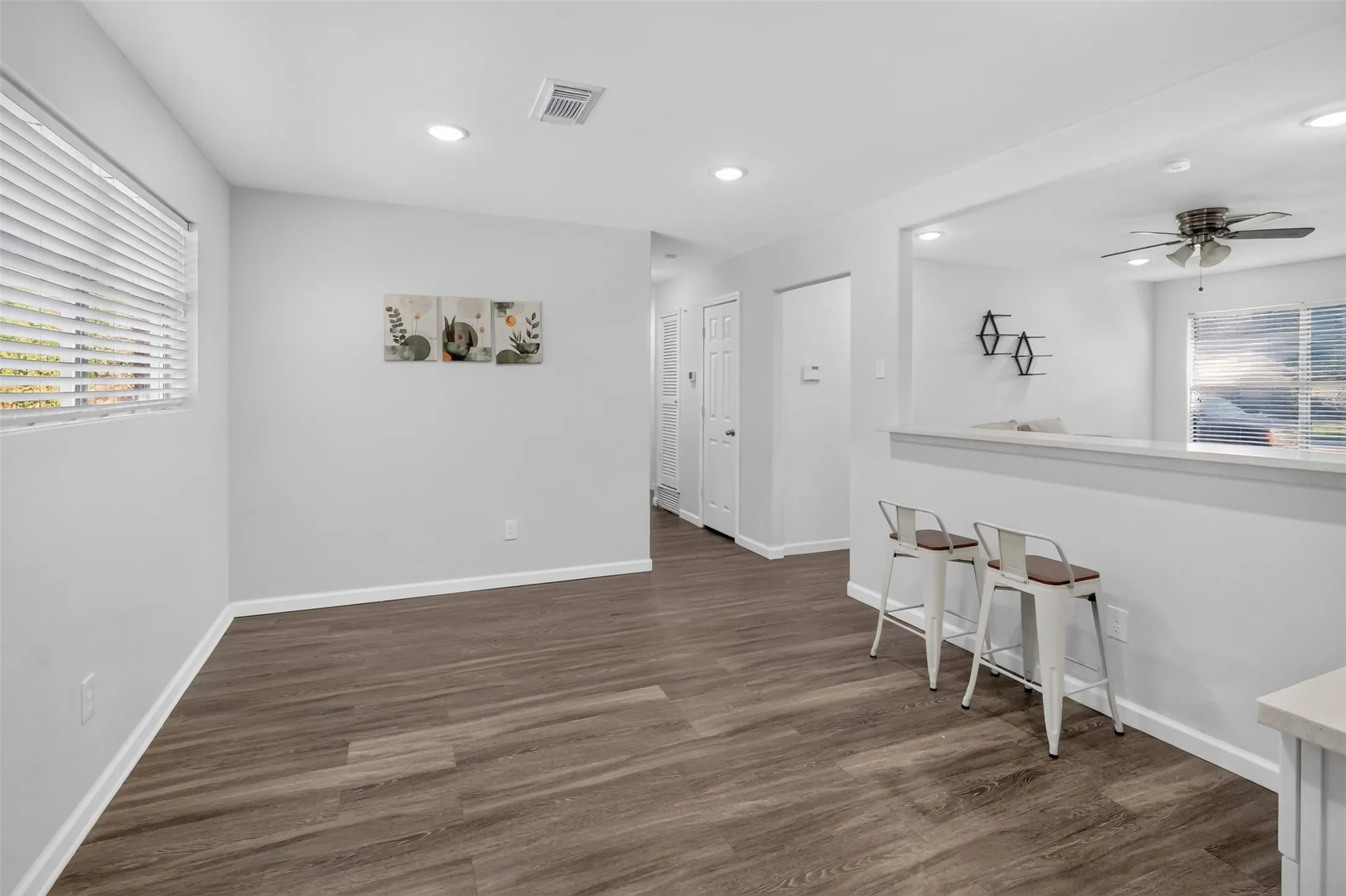 Single Family Residence For Sale in Tarrant County , 1005 Altamont Drive, Fort Worth, Texas 76106, 4 Bedroom, 2 Bathroom, Garage spaces, 1,386 Sqft, built in 1961, mls#21407011, Real Estate Agent in Fort Worth, Homes For Sale in Tarrant county, Homes For Sale in Fort Worth, Realtor in Fort Worth Texas, Real Estate Brokerage Independent Realty Texas, Luminita Cordes Realtor