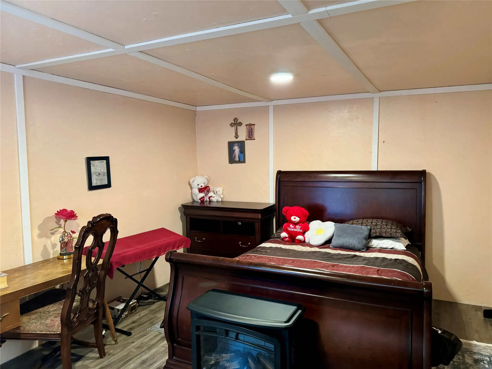 Mobile Home For Sale in Grayson County , 306 W Mesquite Street, Gunter, Texas 75058, 4 Bedroom, 2 Bathroom, Garage spaces, 924 Sqft, built in 1983, mls#21407063, Real Estate Agent in Gunter, Homes For Sale in Grayson county, Homes For Sale in Gunter, Realtor in Gunter Texas, Real Estate Brokerage Independent Realty Texas, Luminita Cordes Realtor