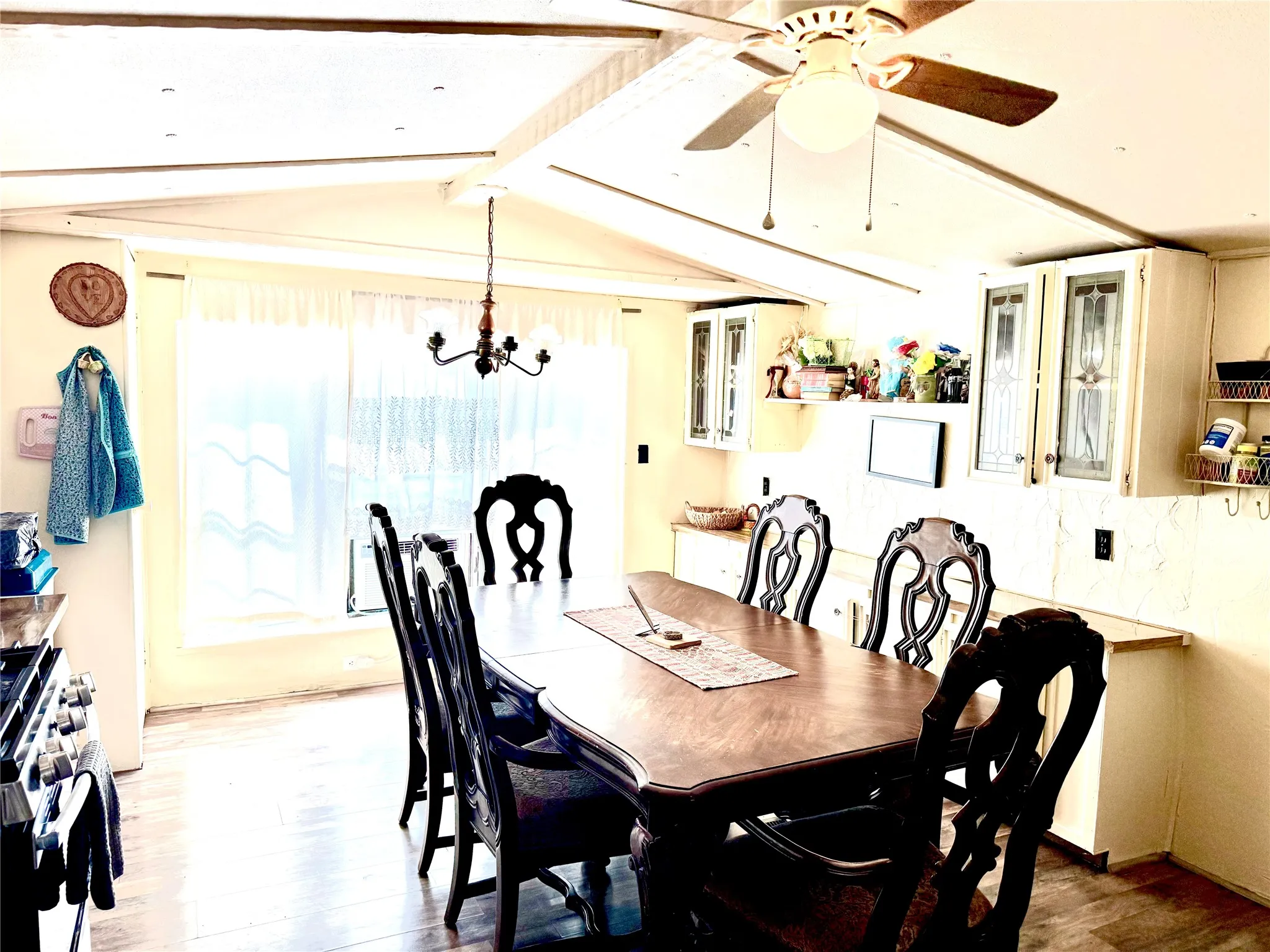 Mobile Home For Sale in Grayson County , 306 W Mesquite Street, Gunter, Texas 75058, 4 Bedroom, 2 Bathroom, Garage spaces, 924 Sqft, built in 1983, mls#21407063, Real Estate Agent in Gunter, Homes For Sale in Grayson county, Homes For Sale in Gunter, Realtor in Gunter Texas, Real Estate Brokerage Independent Realty Texas, Luminita Cordes Realtor