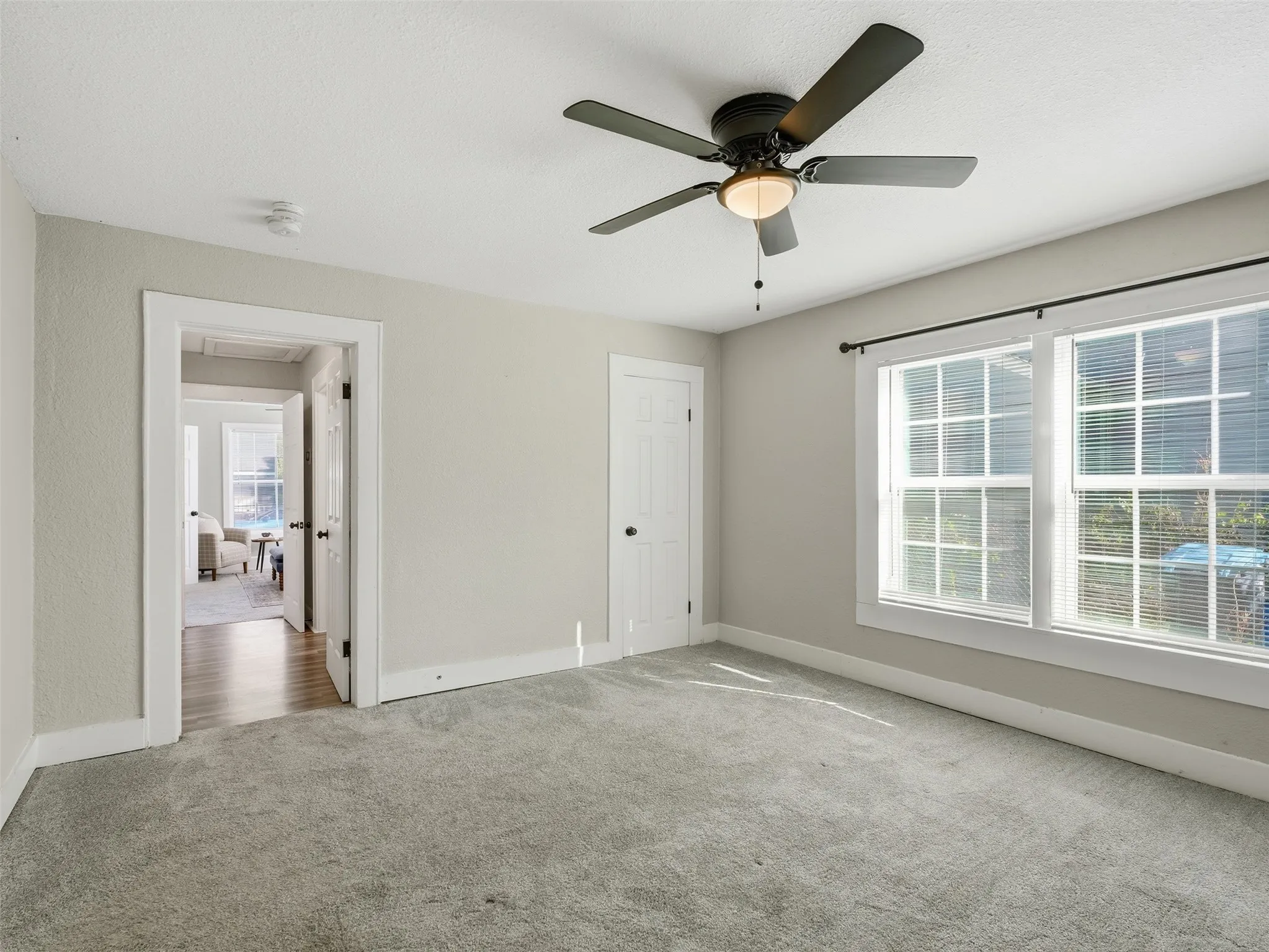 Single Family Residence For Sale in Tarrant County , 3712 College Avenue, Fort Worth, Texas 76110, 3 Bedroom, 1 Bathroom, 2 Garage spaces, 1,287 Sqft, built in 1930, mls#21406477, Real Estate Agent in Fort Worth, Homes For Sale in Tarrant county, Homes For Sale in Fort Worth, Realtor in Fort Worth Texas, Real Estate Brokerage Independent Realty Texas, Luminita Cordes Realtor