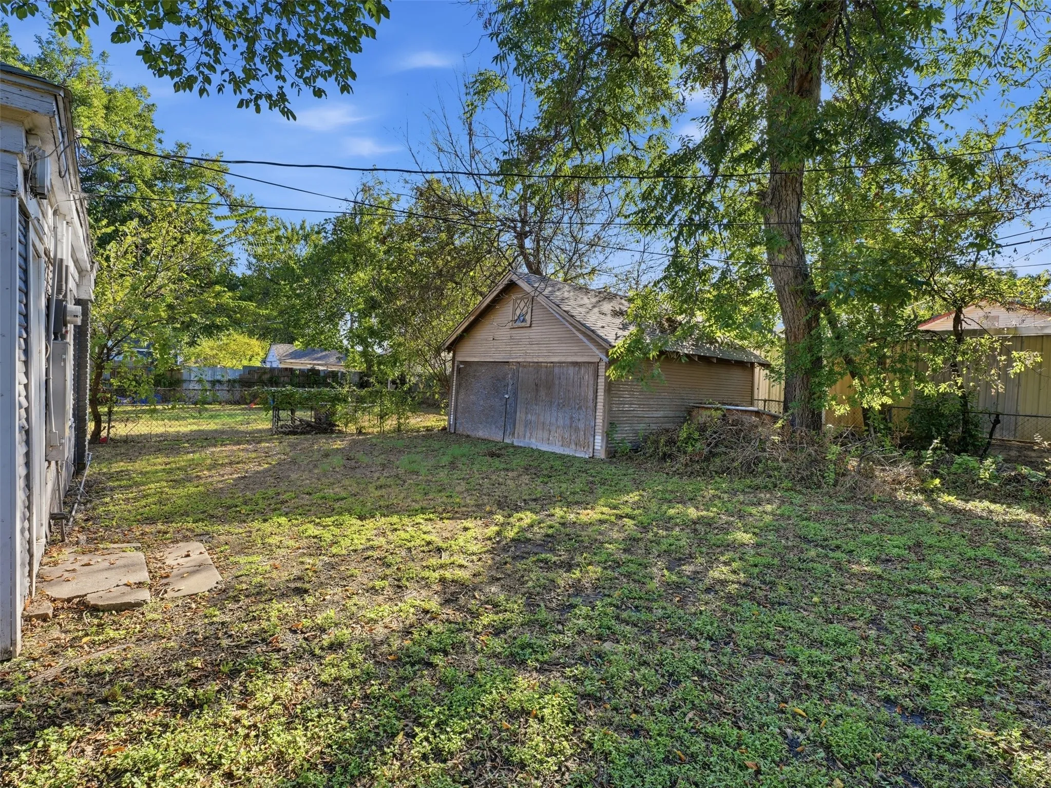 Single Family Residence For Sale in Tarrant County , 3712 College Avenue, Fort Worth, Texas 76110, 3 Bedroom, 1 Bathroom, 2 Garage spaces, 1,287 Sqft, built in 1930, mls#21406477, Real Estate Agent in Fort Worth, Homes For Sale in Tarrant county, Homes For Sale in Fort Worth, Realtor in Fort Worth Texas, Real Estate Brokerage Independent Realty Texas, Luminita Cordes Realtor