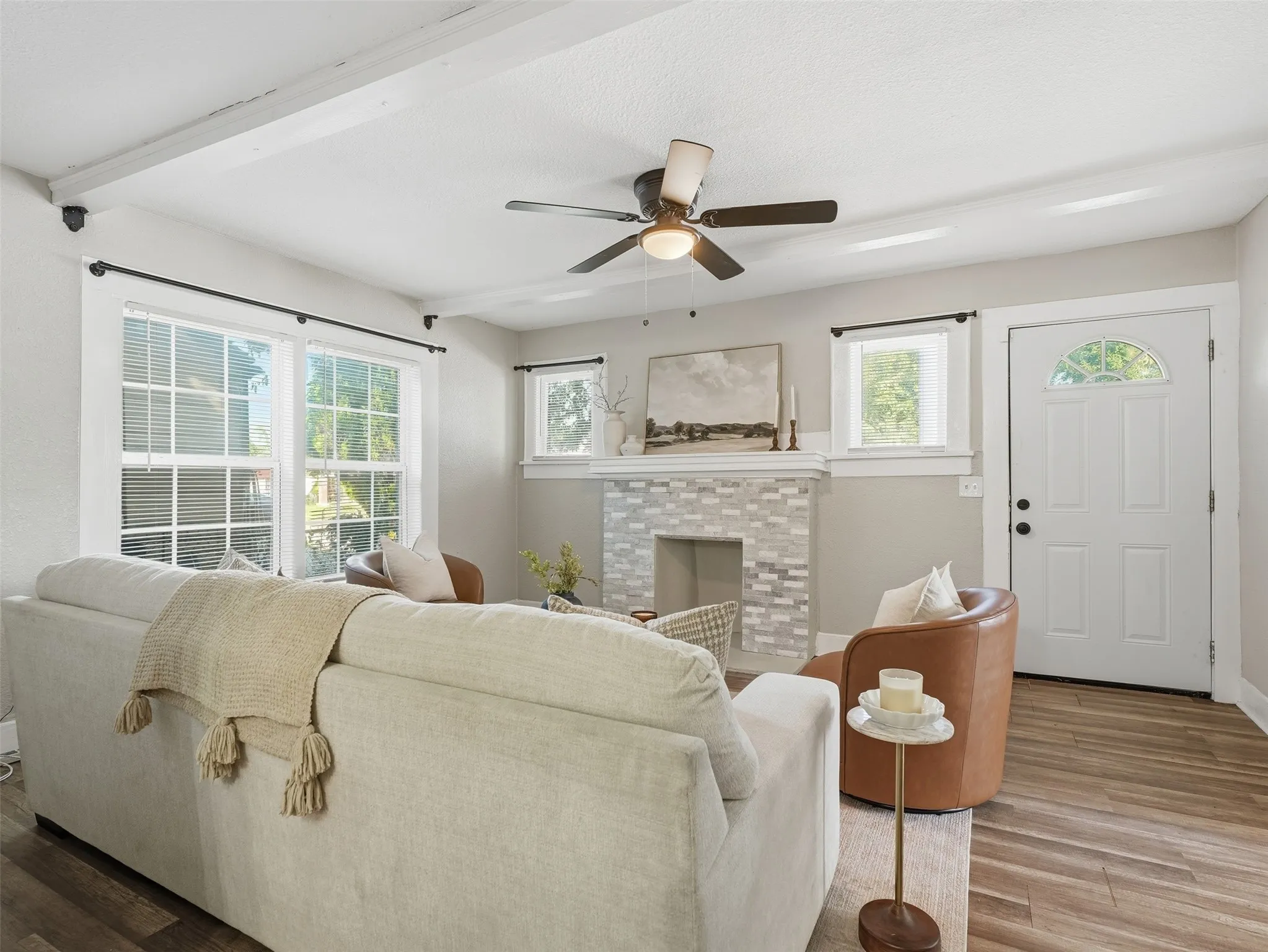 Single Family Residence For Sale in Tarrant County , 3712 College Avenue, Fort Worth, Texas 76110, 3 Bedroom, 1 Bathroom, 2 Garage spaces, 1,287 Sqft, built in 1930, mls#21406477, Real Estate Agent in Fort Worth, Homes For Sale in Tarrant county, Homes For Sale in Fort Worth, Realtor in Fort Worth Texas, Real Estate Brokerage Independent Realty Texas, Luminita Cordes Realtor