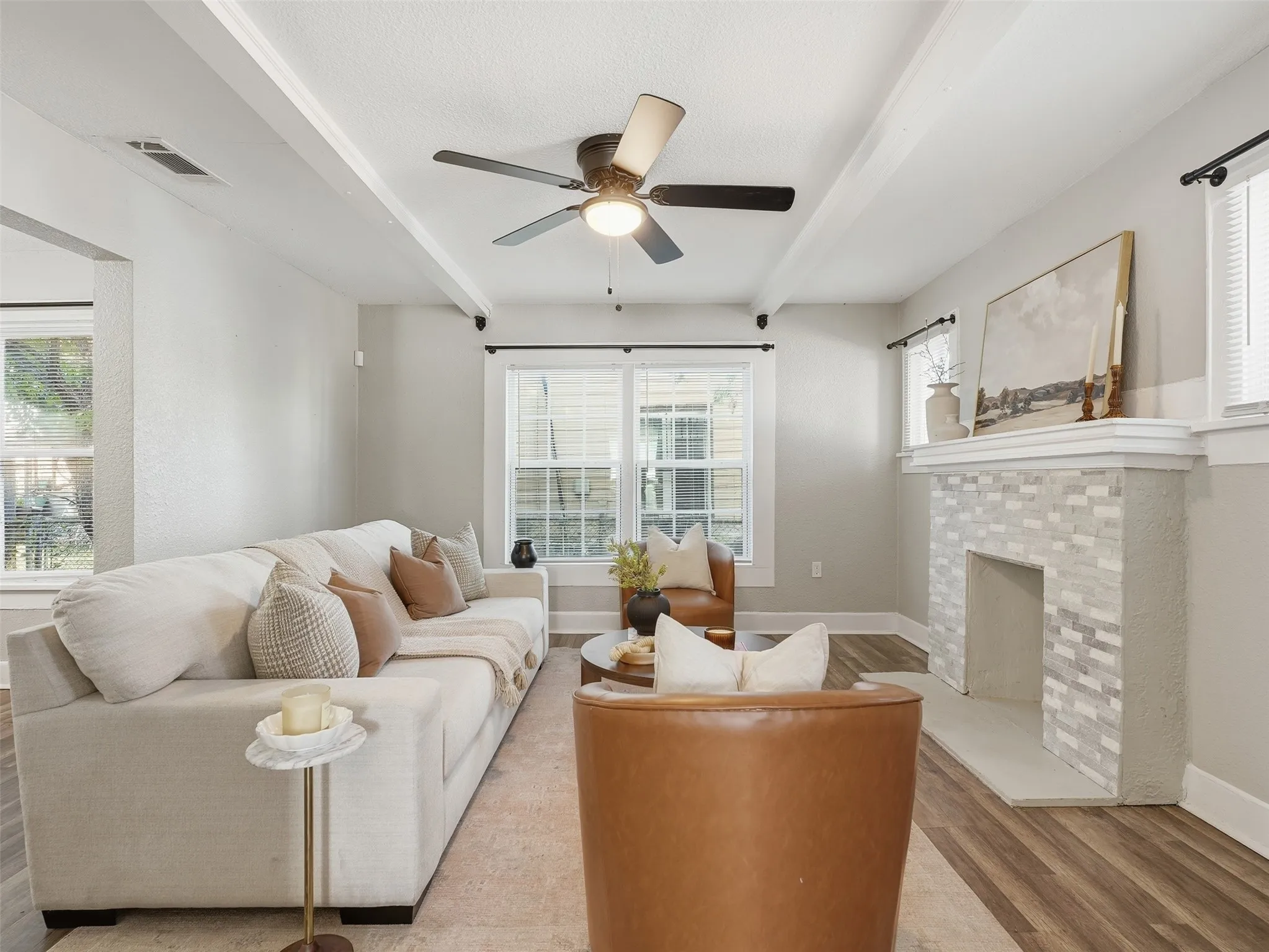 Single Family Residence For Sale in Tarrant County , 3712 College Avenue, Fort Worth, Texas 76110, 3 Bedroom, 1 Bathroom, 2 Garage spaces, 1,287 Sqft, built in 1930, mls#21406477, Real Estate Agent in Fort Worth, Homes For Sale in Tarrant county, Homes For Sale in Fort Worth, Realtor in Fort Worth Texas, Real Estate Brokerage Independent Realty Texas, Luminita Cordes Realtor