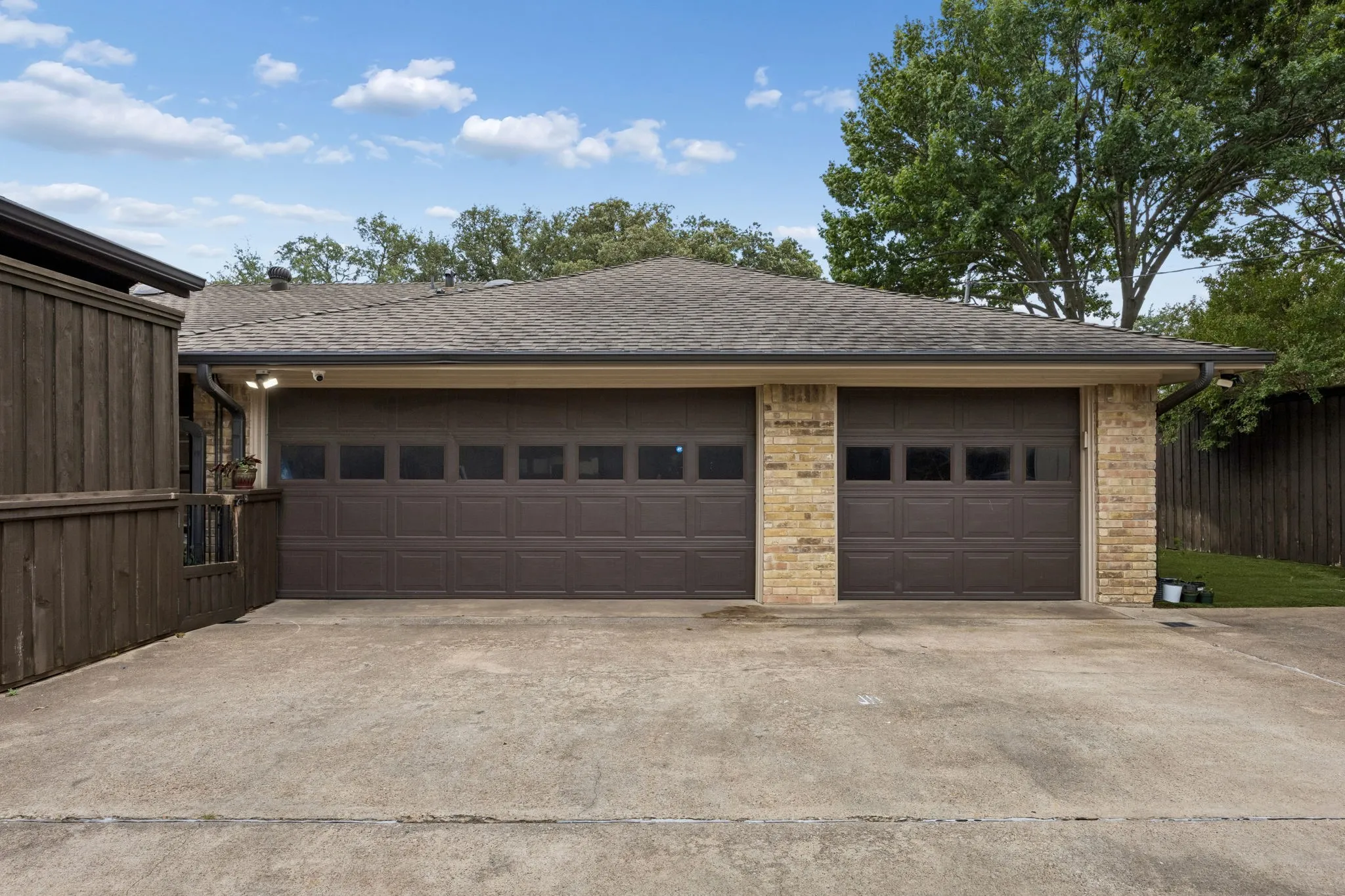 Single Family Residence For Sale in Dallas County , 4333 Echo Glen Drive, Dallas, Texas 75244, 5 Bedroom, 4 Bathroom, 3 Garage spaces, 3,131 Sqft, built in 1971, mls#21405860, Real Estate Agent in Dallas, Homes For Sale in Dallas county, Homes For Sale in Dallas, Realtor in Dallas Texas, Real Estate Brokerage Independent Realty Texas, Luminita Cordes Realtor