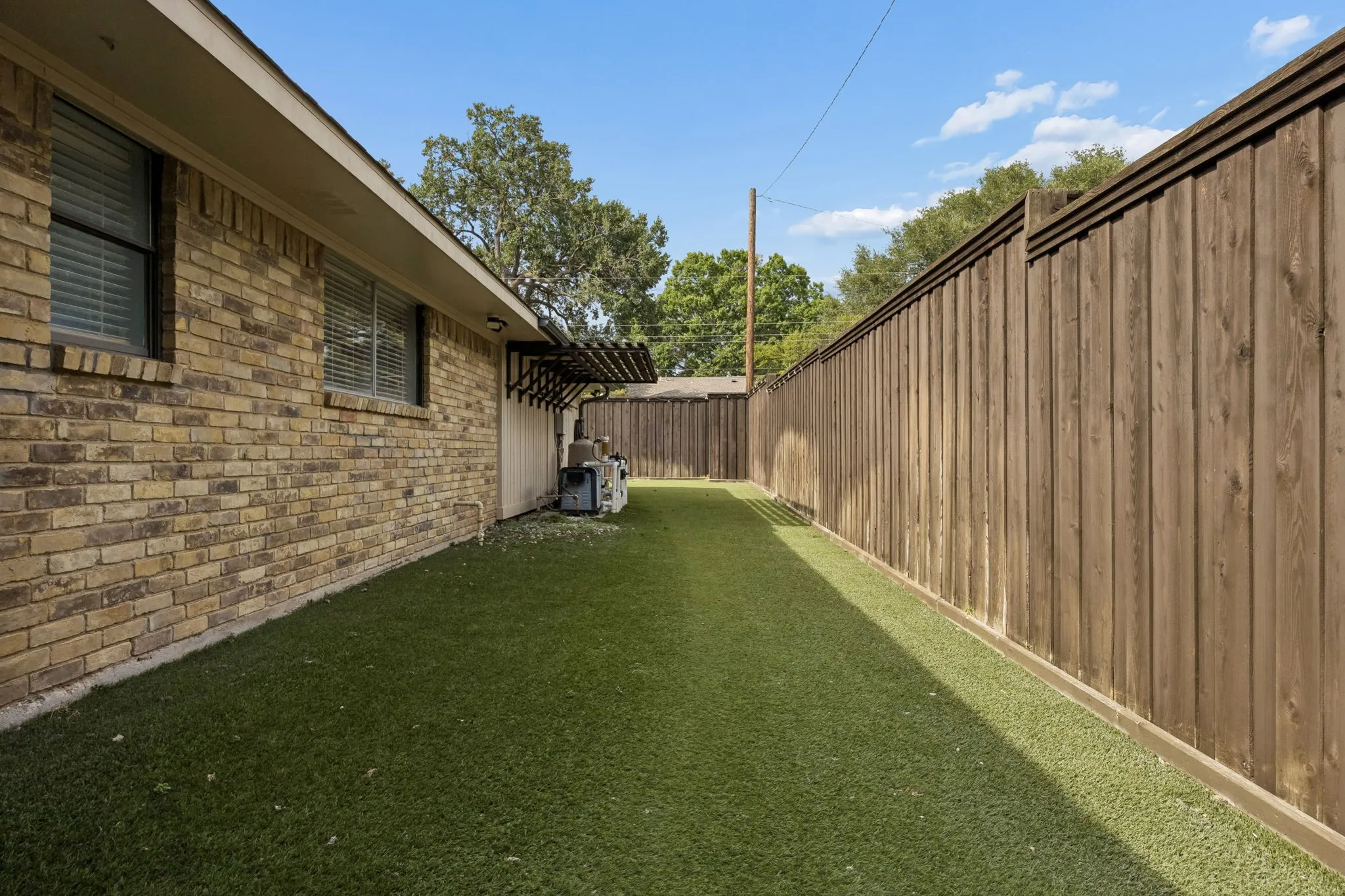 Single Family Residence For Sale in Dallas County , 4333 Echo Glen Drive, Dallas, Texas 75244, 5 Bedroom, 4 Bathroom, 3 Garage spaces, 3,131 Sqft, built in 1971, mls#21405860, Real Estate Agent in Dallas, Homes For Sale in Dallas county, Homes For Sale in Dallas, Realtor in Dallas Texas, Real Estate Brokerage Independent Realty Texas, Luminita Cordes Realtor