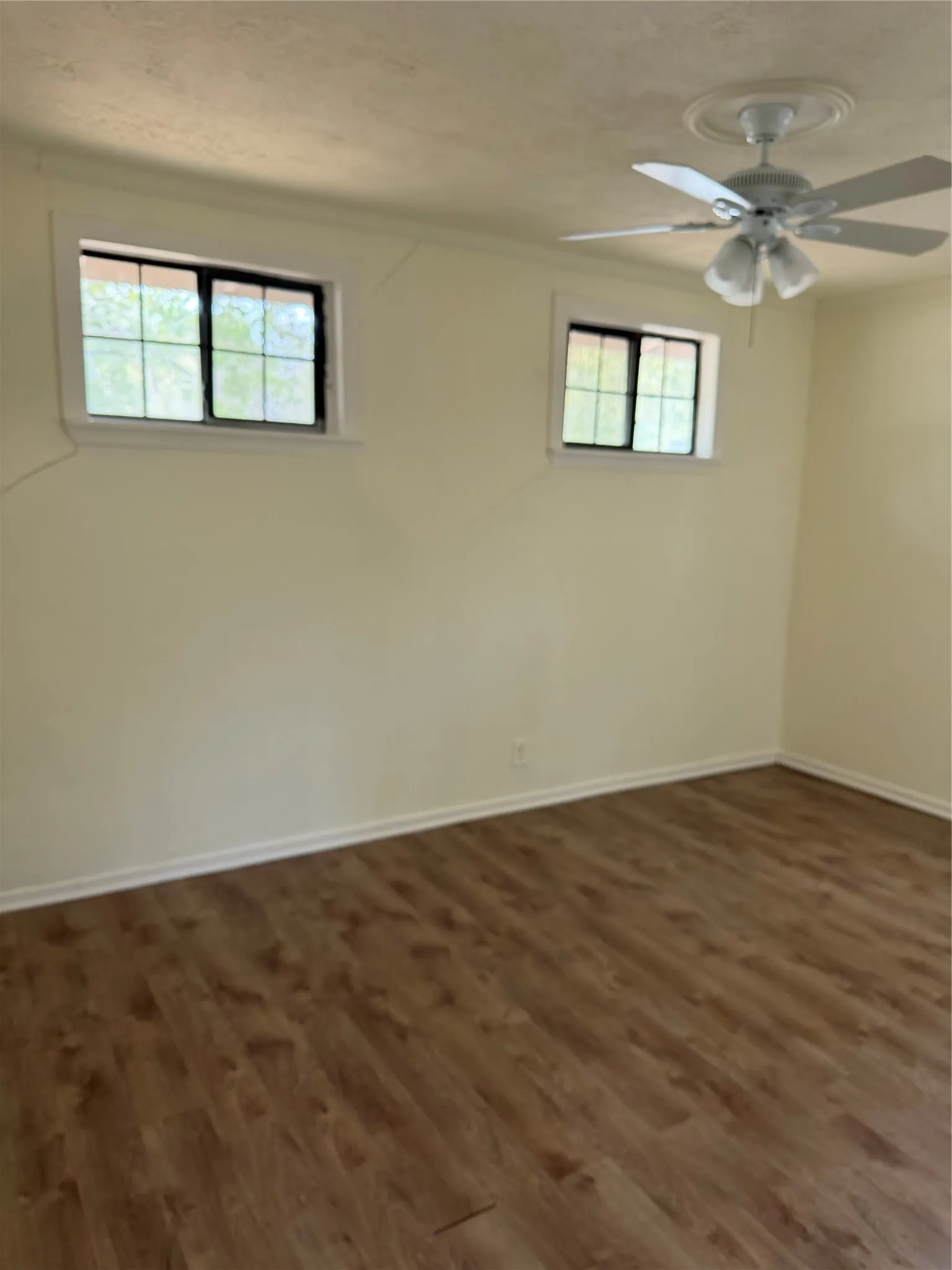 Single Family Residence For Sale in Dallas County , 203 Hamden Lane, Mesquite, Texas 75149, 2 Bedroom, 1 Bathroom, Garage spaces, 864 Sqft, built in 1955, mls#21407194, Real Estate Agent in Mesquite, Homes For Sale in Dallas county, Homes For Sale in Mesquite, Realtor in Mesquite Texas, Real Estate Brokerage Independent Realty Texas, Luminita Cordes Realtor