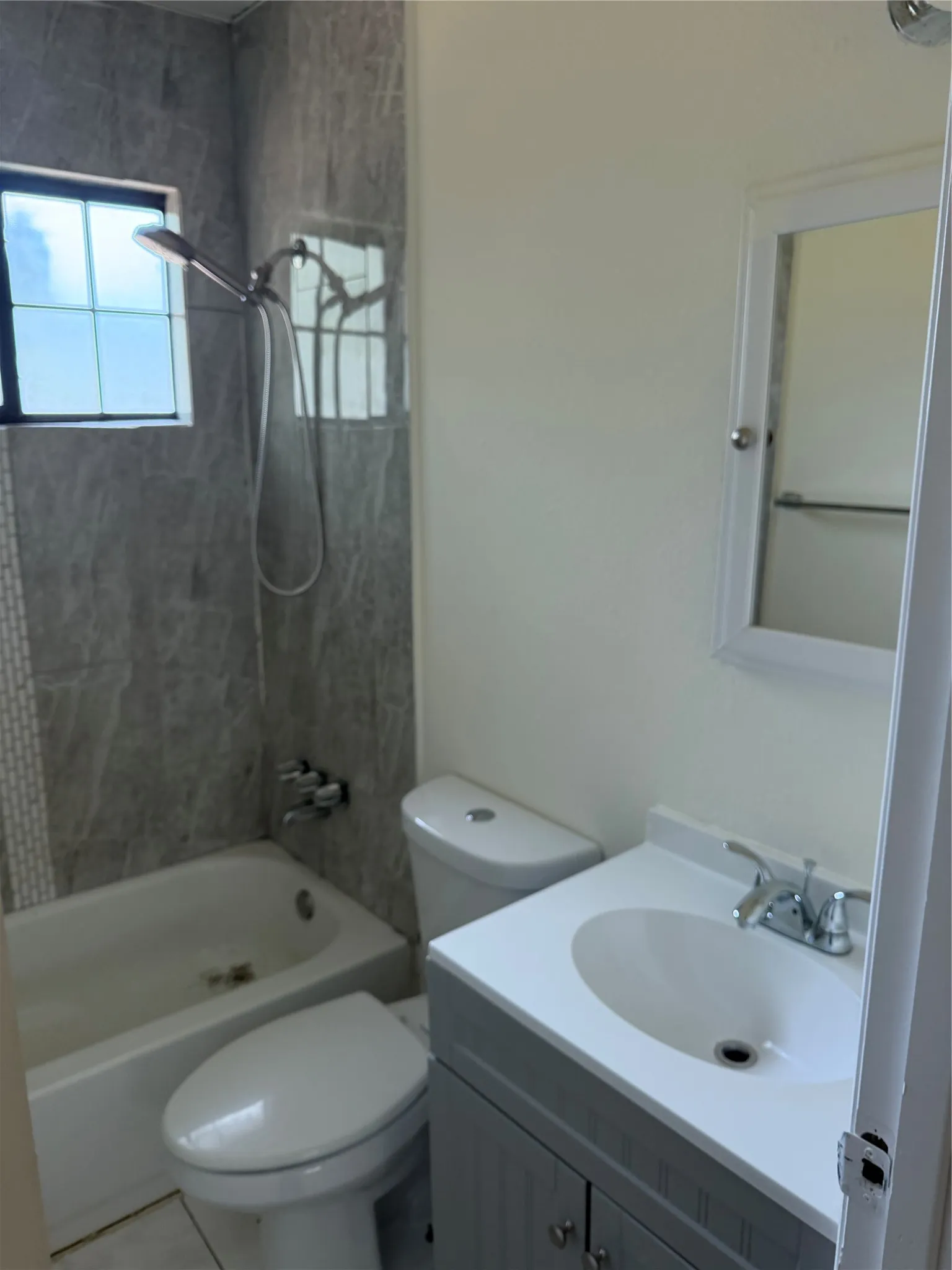 Single Family Residence For Sale in Dallas County , 203 Hamden Lane, Mesquite, Texas 75149, 2 Bedroom, 1 Bathroom, Garage spaces, 864 Sqft, built in 1955, mls#21407194, Real Estate Agent in Mesquite, Homes For Sale in Dallas county, Homes For Sale in Mesquite, Realtor in Mesquite Texas, Real Estate Brokerage Independent Realty Texas, Luminita Cordes Realtor
