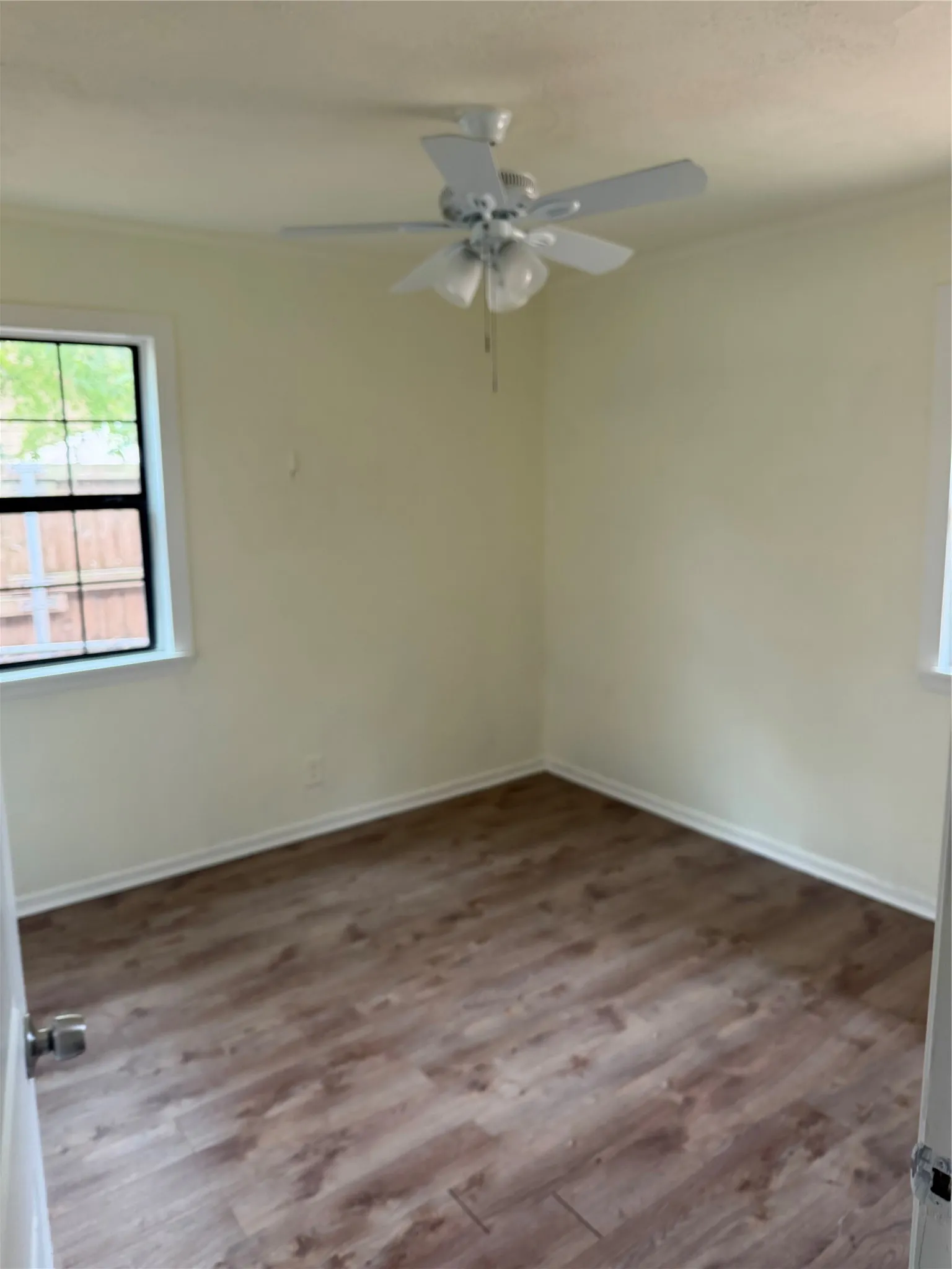 Single Family Residence For Sale in Dallas County , 203 Hamden Lane, Mesquite, Texas 75149, 2 Bedroom, 1 Bathroom, Garage spaces, 864 Sqft, built in 1955, mls#21407194, Real Estate Agent in Mesquite, Homes For Sale in Dallas county, Homes For Sale in Mesquite, Realtor in Mesquite Texas, Real Estate Brokerage Independent Realty Texas, Luminita Cordes Realtor