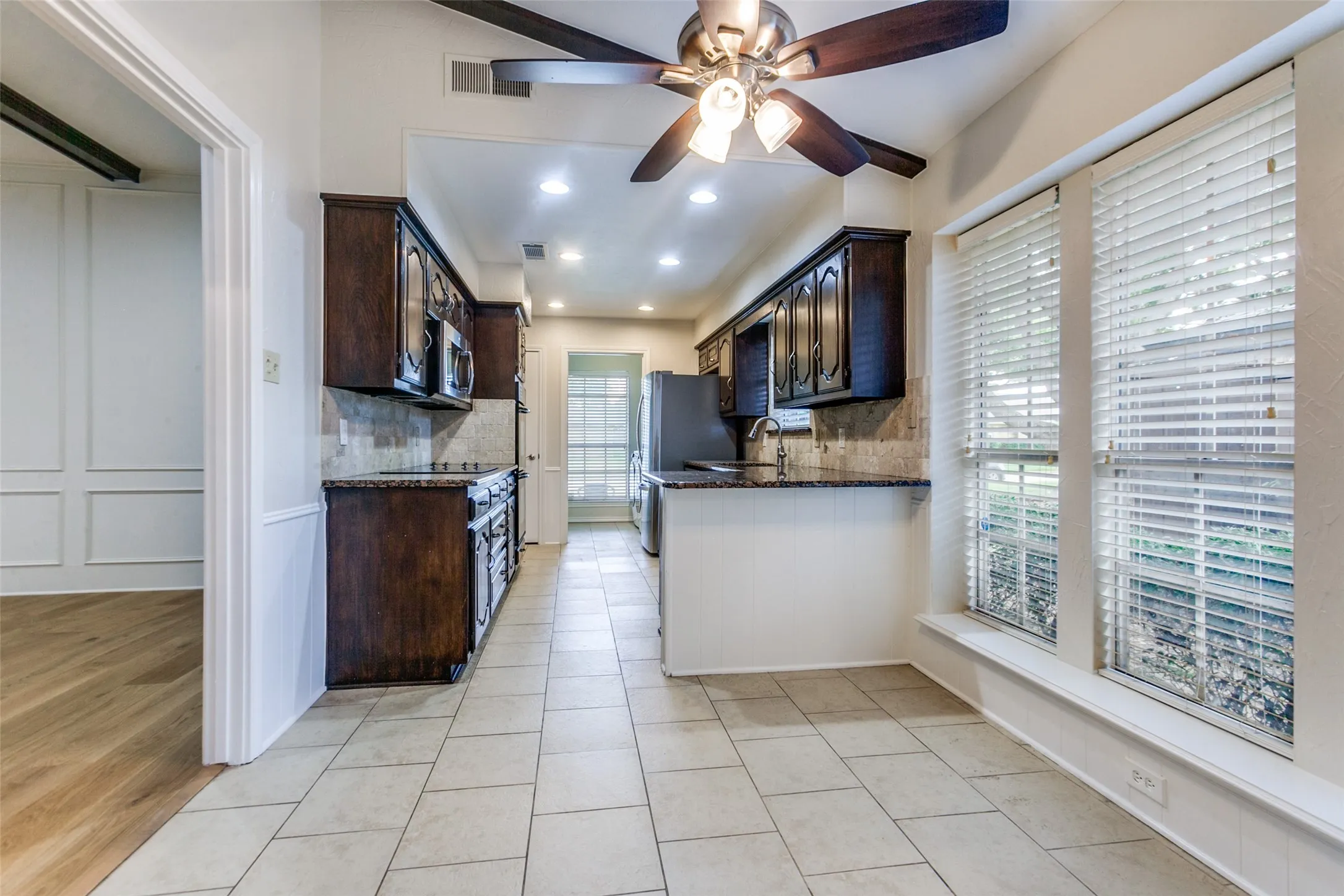 Single Family Residence For Sale in Dallas County , 1409 Concord Drive, Richardson, Texas 75081, 4 Bedroom, 2 Bathroom, 2 Garage spaces, 2,276 Sqft, built in 1979, mls#21406093, Real Estate Agent in Richardson, Homes For Sale in Dallas county, Homes For Sale in Richardson, Realtor in Richardson Texas, Real Estate Brokerage Independent Realty Texas, Luminita Cordes Realtor