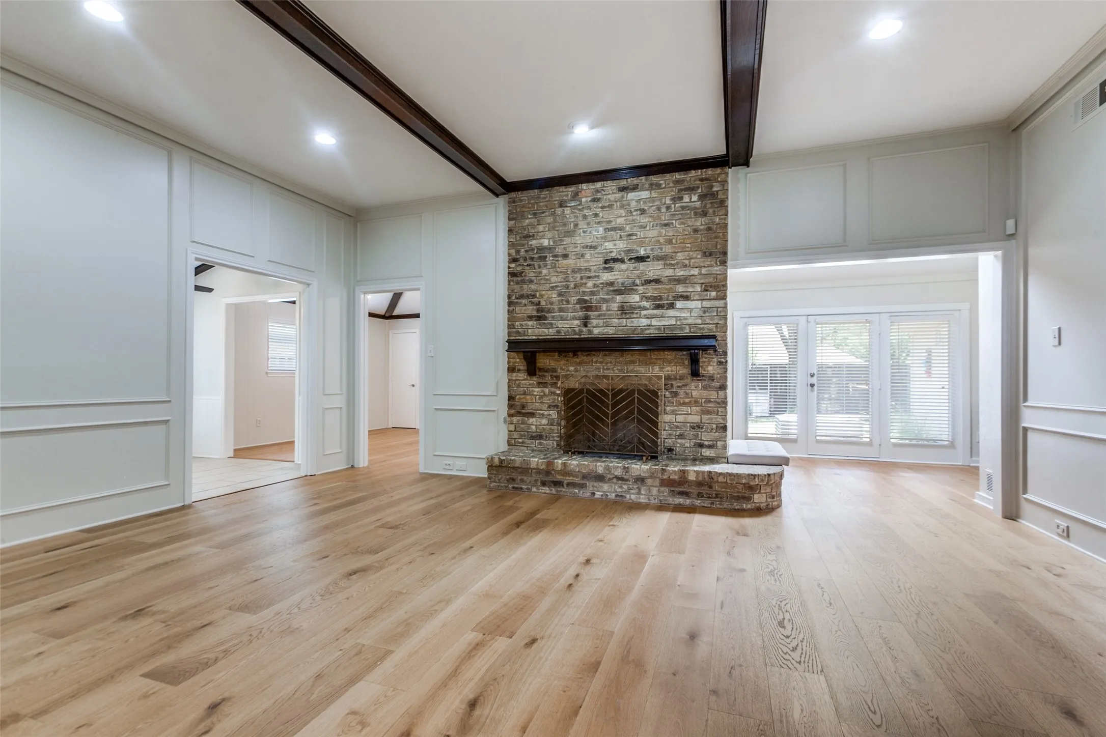 Single Family Residence For Sale in Dallas County , 1409 Concord Drive, Richardson, Texas 75081, 4 Bedroom, 2 Bathroom, 2 Garage spaces, 2,276 Sqft, built in 1979, mls#21406093, Real Estate Agent in Richardson, Homes For Sale in Dallas county, Homes For Sale in Richardson, Realtor in Richardson Texas, Real Estate Brokerage Independent Realty Texas, Luminita Cordes Realtor