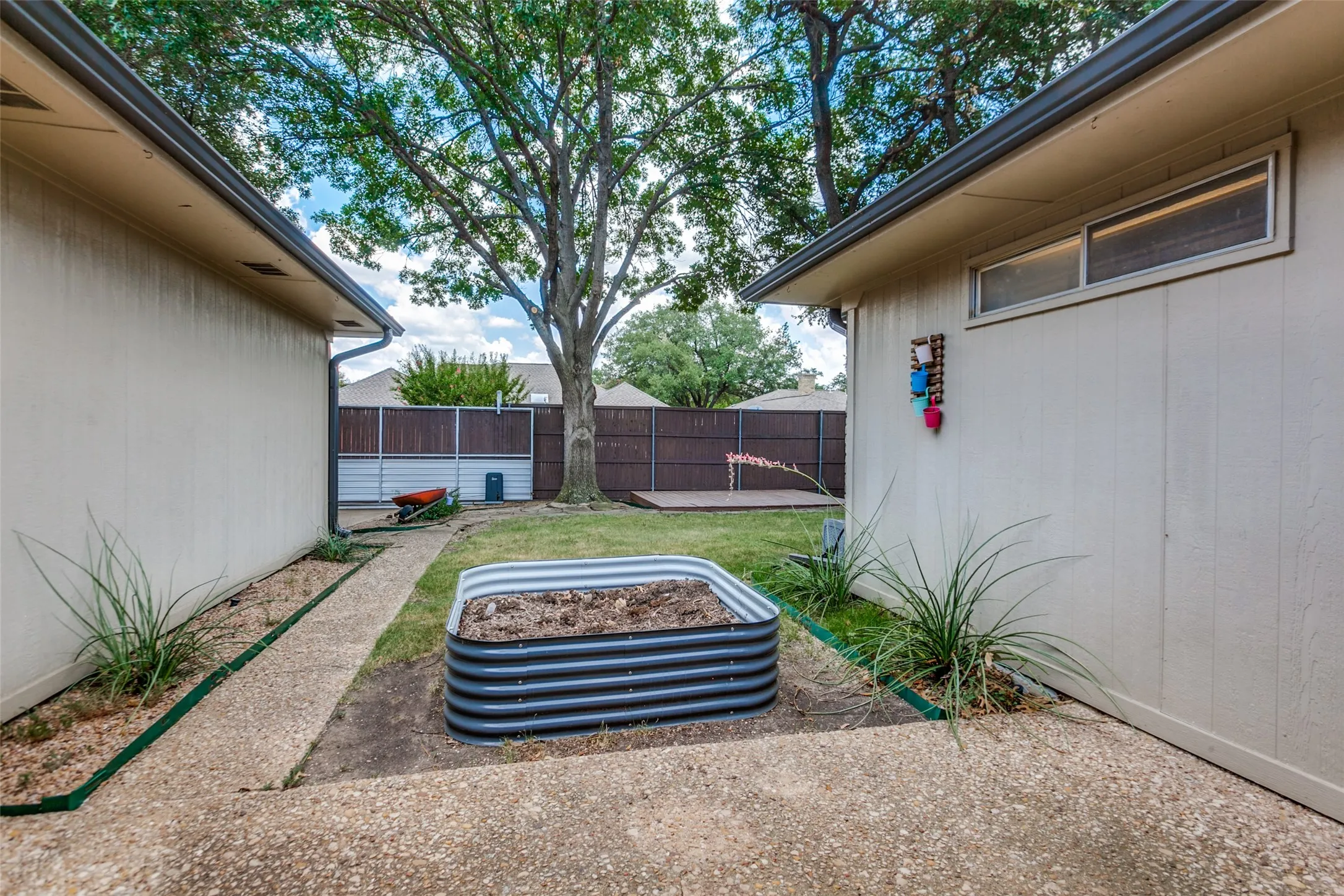 Single Family Residence For Sale in Dallas County , 1409 Concord Drive, Richardson, Texas 75081, 4 Bedroom, 2 Bathroom, 2 Garage spaces, 2,276 Sqft, built in 1979, mls#21406093, Real Estate Agent in Richardson, Homes For Sale in Dallas county, Homes For Sale in Richardson, Realtor in Richardson Texas, Real Estate Brokerage Independent Realty Texas, Luminita Cordes Realtor