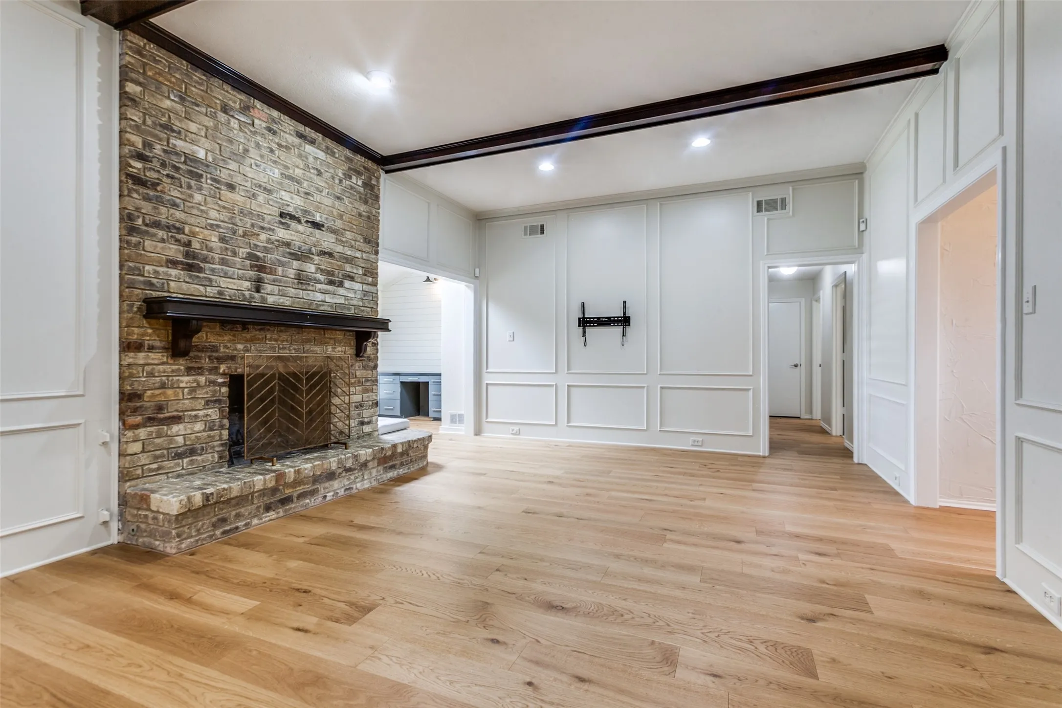 Single Family Residence For Sale in Dallas County , 1409 Concord Drive, Richardson, Texas 75081, 4 Bedroom, 2 Bathroom, 2 Garage spaces, 2,276 Sqft, built in 1979, mls#21406093, Real Estate Agent in Richardson, Homes For Sale in Dallas county, Homes For Sale in Richardson, Realtor in Richardson Texas, Real Estate Brokerage Independent Realty Texas, Luminita Cordes Realtor