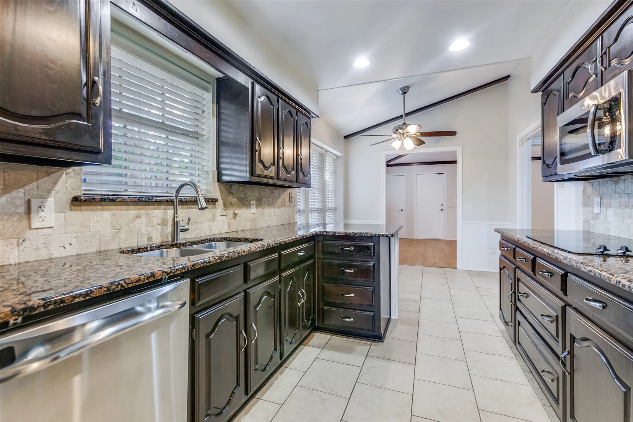 Single Family Residence For Sale in Dallas County , 1409 Concord Drive, Richardson, Texas 75081, 4 Bedroom, 2 Bathroom, 2 Garage spaces, 2,276 Sqft, built in 1979, mls#21406093, Real Estate Agent in Richardson, Homes For Sale in Dallas county, Homes For Sale in Richardson, Realtor in Richardson Texas, Real Estate Brokerage Independent Realty Texas, Luminita Cordes Realtor