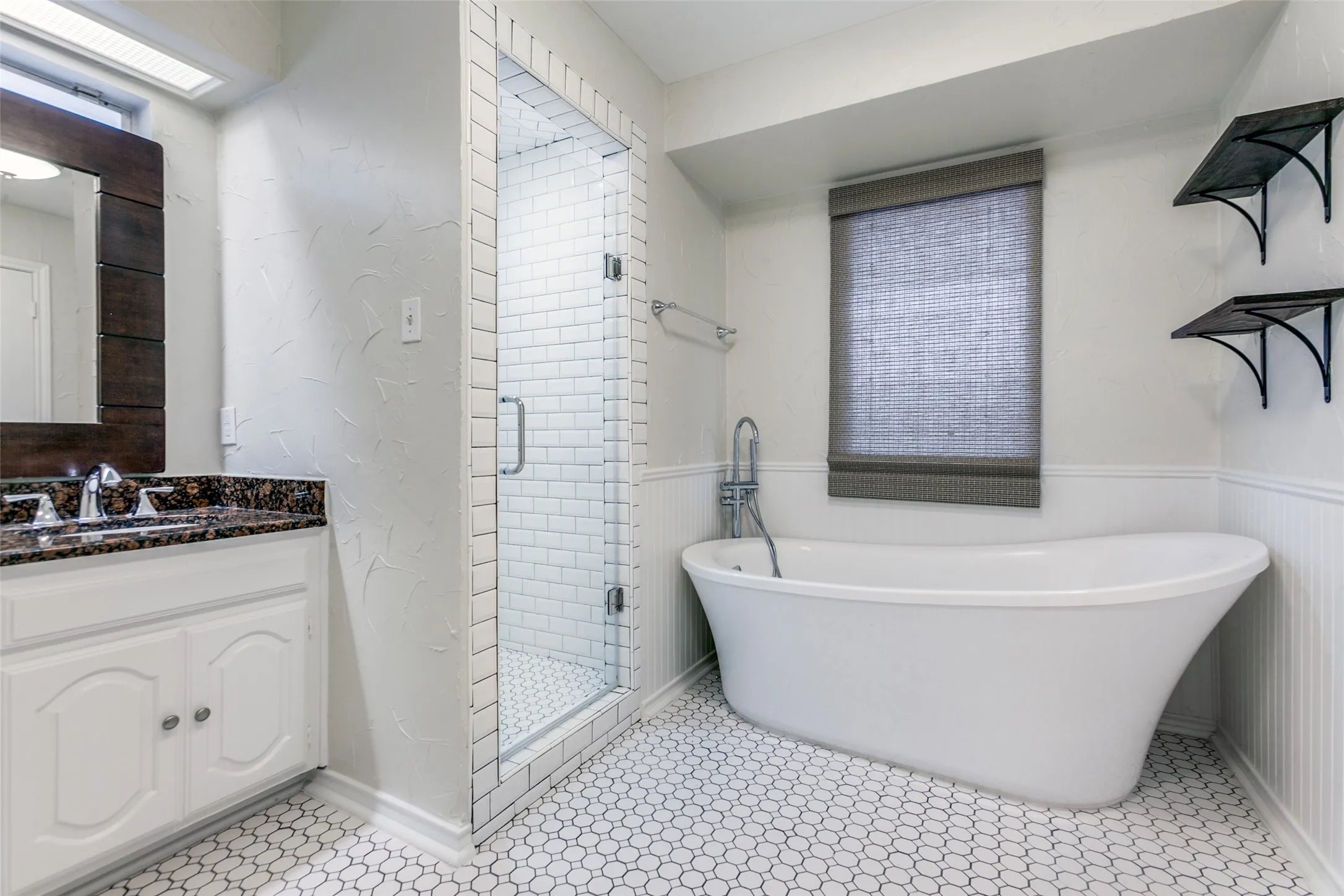 Single Family Residence For Sale in Dallas County , 1409 Concord Drive, Richardson, Texas 75081, 4 Bedroom, 2 Bathroom, 2 Garage spaces, 2,276 Sqft, built in 1979, mls#21406093, Real Estate Agent in Richardson, Homes For Sale in Dallas county, Homes For Sale in Richardson, Realtor in Richardson Texas, Real Estate Brokerage Independent Realty Texas, Luminita Cordes Realtor