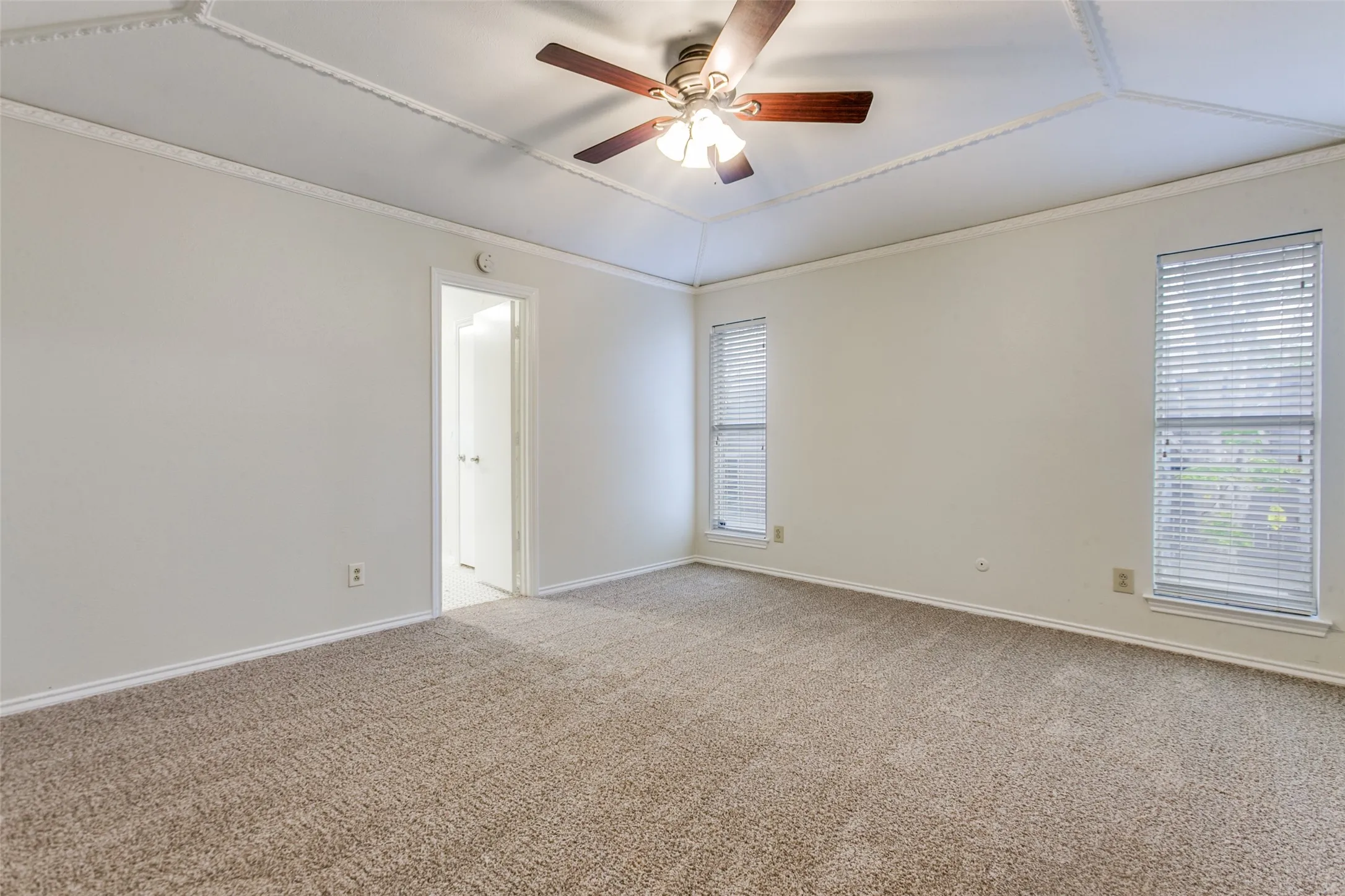 Single Family Residence For Sale in Dallas County , 1409 Concord Drive, Richardson, Texas 75081, 4 Bedroom, 2 Bathroom, 2 Garage spaces, 2,276 Sqft, built in 1979, mls#21406093, Real Estate Agent in Richardson, Homes For Sale in Dallas county, Homes For Sale in Richardson, Realtor in Richardson Texas, Real Estate Brokerage Independent Realty Texas, Luminita Cordes Realtor