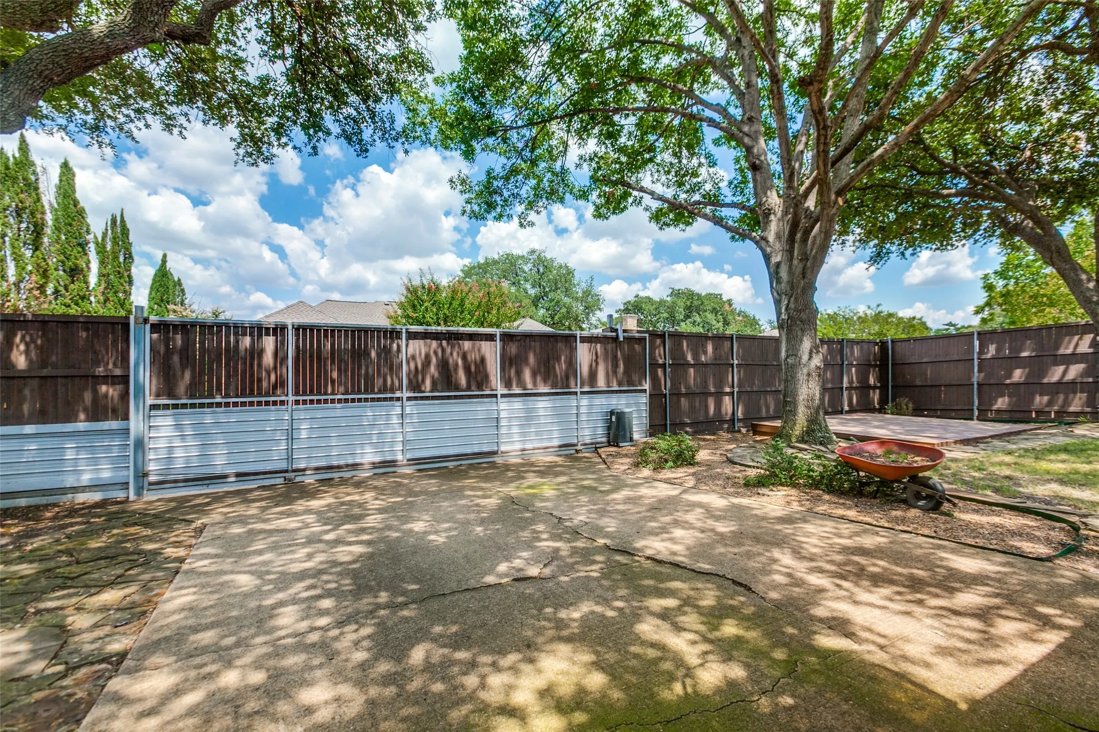 Single Family Residence For Sale in Dallas County , 1409 Concord Drive, Richardson, Texas 75081, 4 Bedroom, 2 Bathroom, 2 Garage spaces, 2,276 Sqft, built in 1979, mls#21406093, Real Estate Agent in Richardson, Homes For Sale in Dallas county, Homes For Sale in Richardson, Realtor in Richardson Texas, Real Estate Brokerage Independent Realty Texas, Luminita Cordes Realtor
