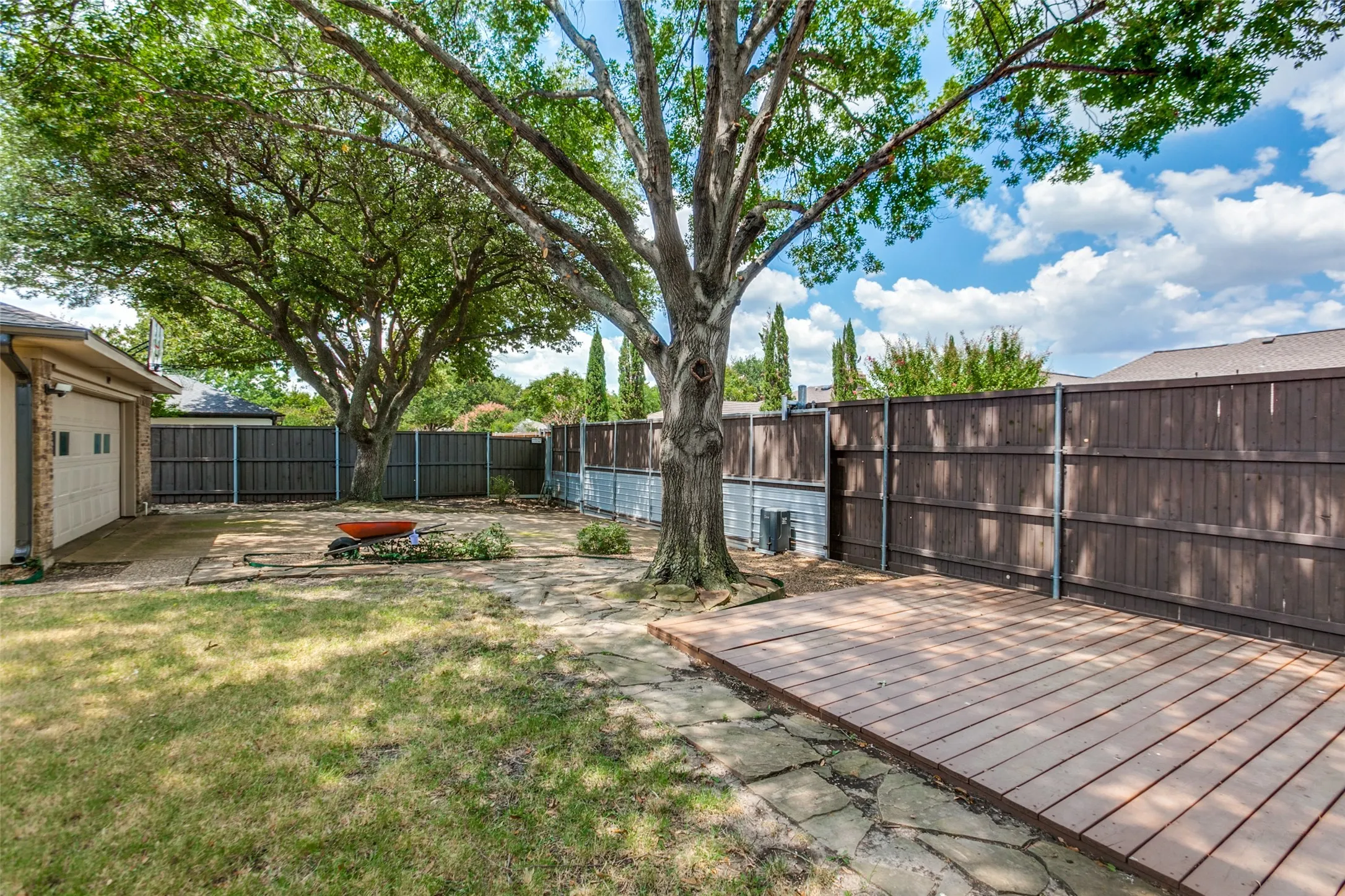 Single Family Residence For Sale in Dallas County , 1409 Concord Drive, Richardson, Texas 75081, 4 Bedroom, 2 Bathroom, 2 Garage spaces, 2,276 Sqft, built in 1979, mls#21406093, Real Estate Agent in Richardson, Homes For Sale in Dallas county, Homes For Sale in Richardson, Realtor in Richardson Texas, Real Estate Brokerage Independent Realty Texas, Luminita Cordes Realtor
