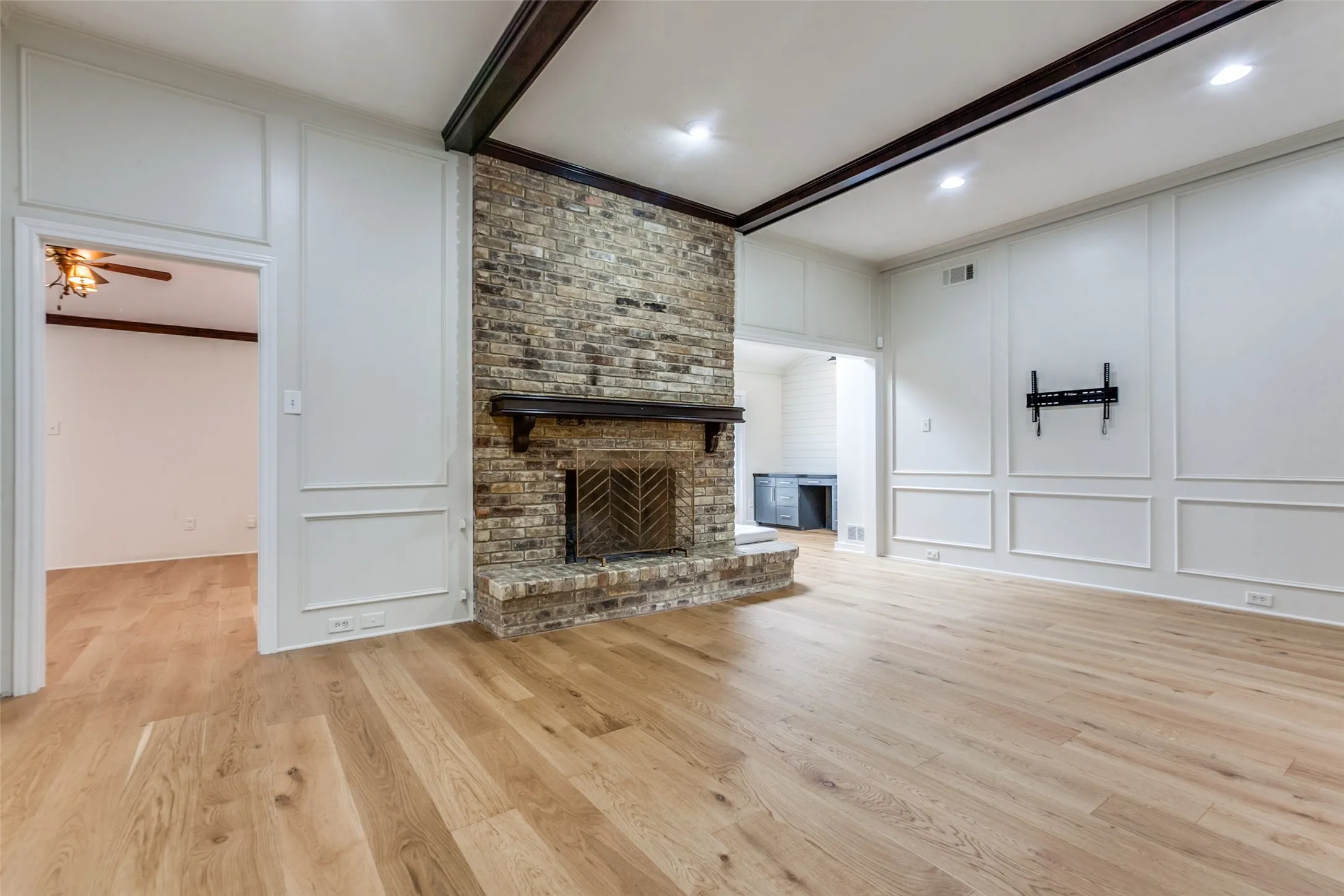 Single Family Residence For Sale in Dallas County , 1409 Concord Drive, Richardson, Texas 75081, 4 Bedroom, 2 Bathroom, 2 Garage spaces, 2,276 Sqft, built in 1979, mls#21406093, Real Estate Agent in Richardson, Homes For Sale in Dallas county, Homes For Sale in Richardson, Realtor in Richardson Texas, Real Estate Brokerage Independent Realty Texas, Luminita Cordes Realtor