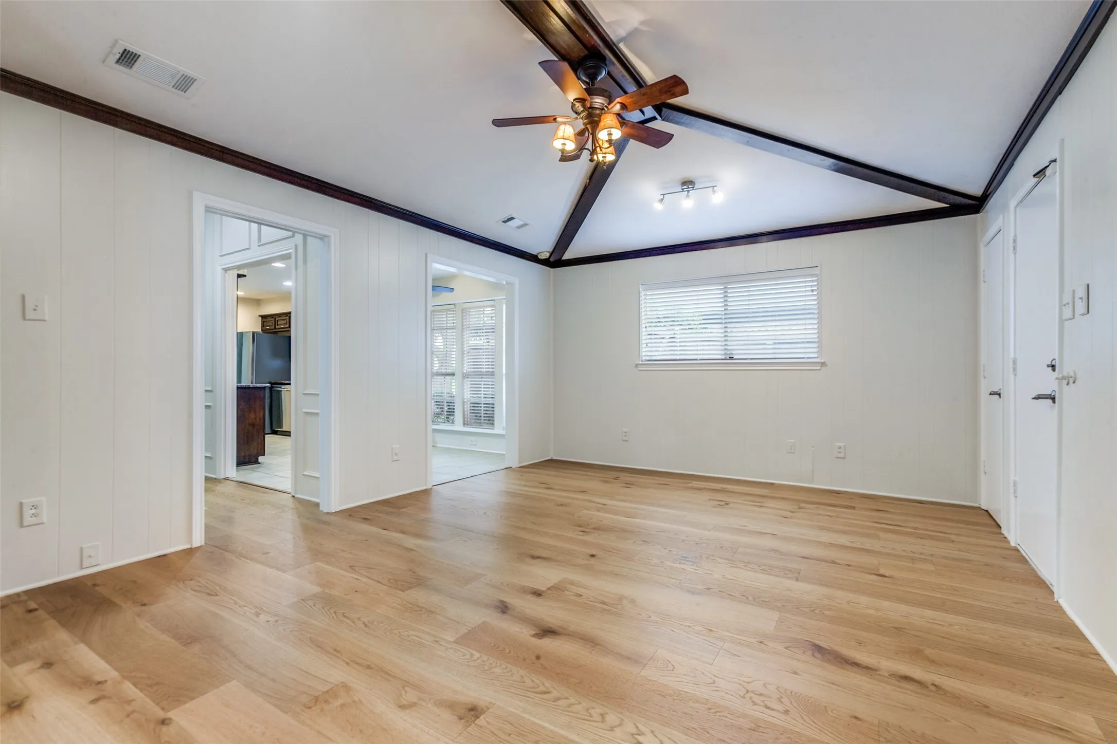 Single Family Residence For Sale in Dallas County , 1409 Concord Drive, Richardson, Texas 75081, 4 Bedroom, 2 Bathroom, 2 Garage spaces, 2,276 Sqft, built in 1979, mls#21406093, Real Estate Agent in Richardson, Homes For Sale in Dallas county, Homes For Sale in Richardson, Realtor in Richardson Texas, Real Estate Brokerage Independent Realty Texas, Luminita Cordes Realtor