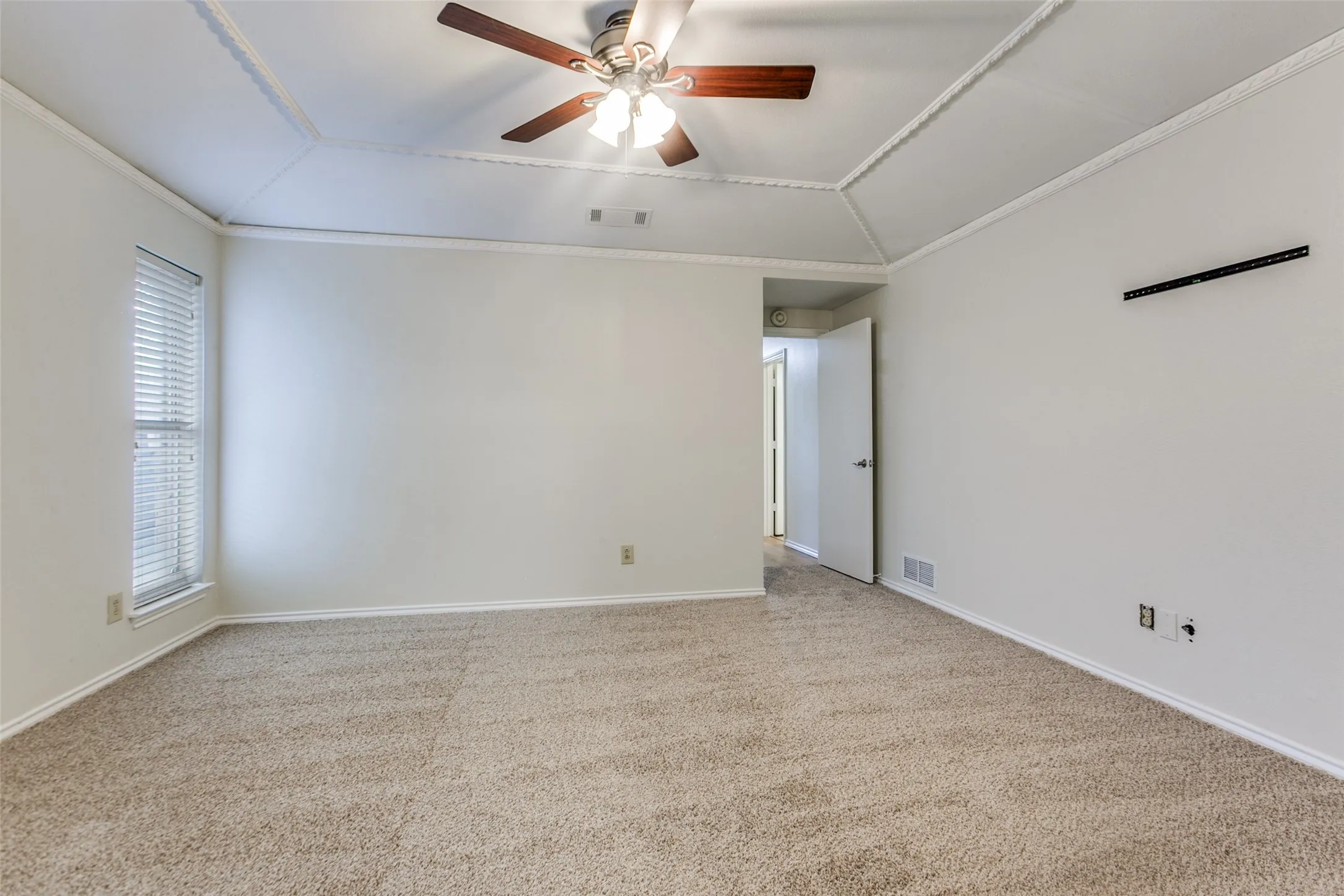 Single Family Residence For Sale in Dallas County , 1409 Concord Drive, Richardson, Texas 75081, 4 Bedroom, 2 Bathroom, 2 Garage spaces, 2,276 Sqft, built in 1979, mls#21406093, Real Estate Agent in Richardson, Homes For Sale in Dallas county, Homes For Sale in Richardson, Realtor in Richardson Texas, Real Estate Brokerage Independent Realty Texas, Luminita Cordes Realtor
