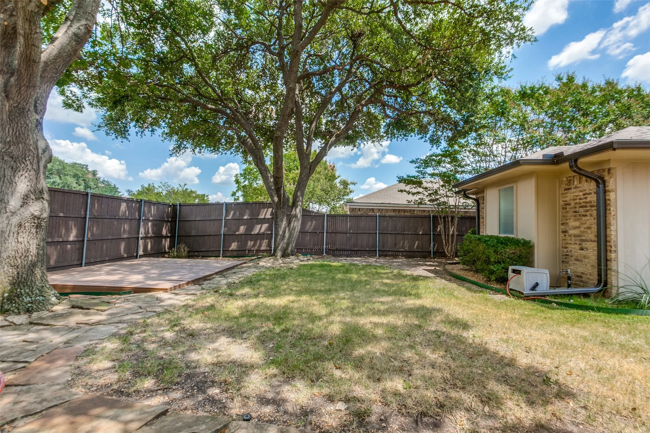 Single Family Residence For Sale in Dallas County , 1409 Concord Drive, Richardson, Texas 75081, 4 Bedroom, 2 Bathroom, 2 Garage spaces, 2,276 Sqft, built in 1979, mls#21406093, Real Estate Agent in Richardson, Homes For Sale in Dallas county, Homes For Sale in Richardson, Realtor in Richardson Texas, Real Estate Brokerage Independent Realty Texas, Luminita Cordes Realtor