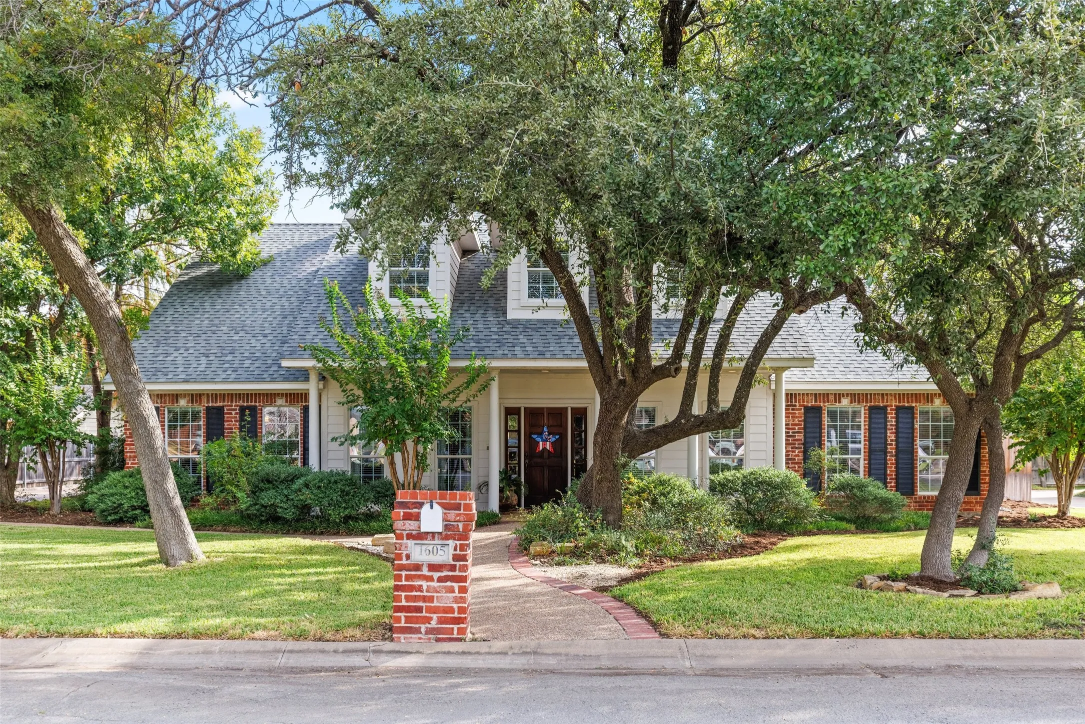 Single Family Residence For Sale