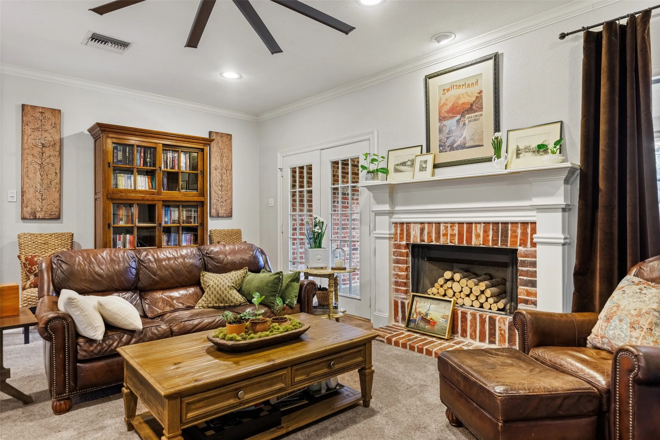 Single Family Residence For Sale in Mc Lennan County , 1605 Oak Hollow Drive, Woodway, Texas 76712, 4 Bedroom, 3 Bathroom, 2 Garage spaces, 3,100 Sqft, built in 2003, mls#21406871, Real Estate Agent in Woodway, Homes For Sale in Mc Lennan county, Homes For Sale in Woodway, Realtor in Woodway Texas, Real Estate Brokerage Independent Realty Texas, Luminita Cordes Realtor