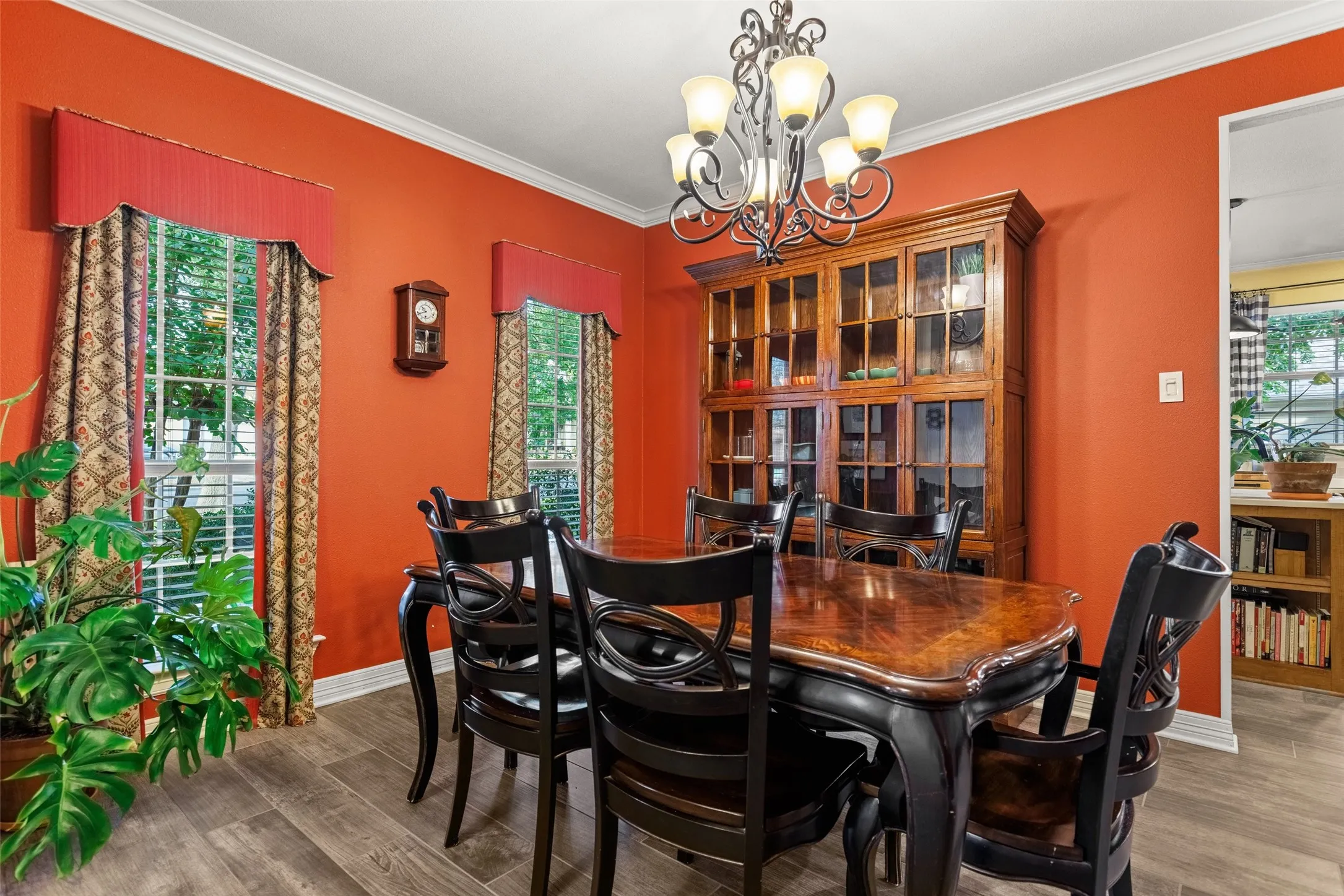 Single Family Residence For Sale in Mc Lennan County , 1605 Oak Hollow Drive, Woodway, Texas 76712, 4 Bedroom, 3 Bathroom, 2 Garage spaces, 3,100 Sqft, built in 2003, mls#21406871, Real Estate Agent in Woodway, Homes For Sale in Mc Lennan county, Homes For Sale in Woodway, Realtor in Woodway Texas, Real Estate Brokerage Independent Realty Texas, Luminita Cordes Realtor