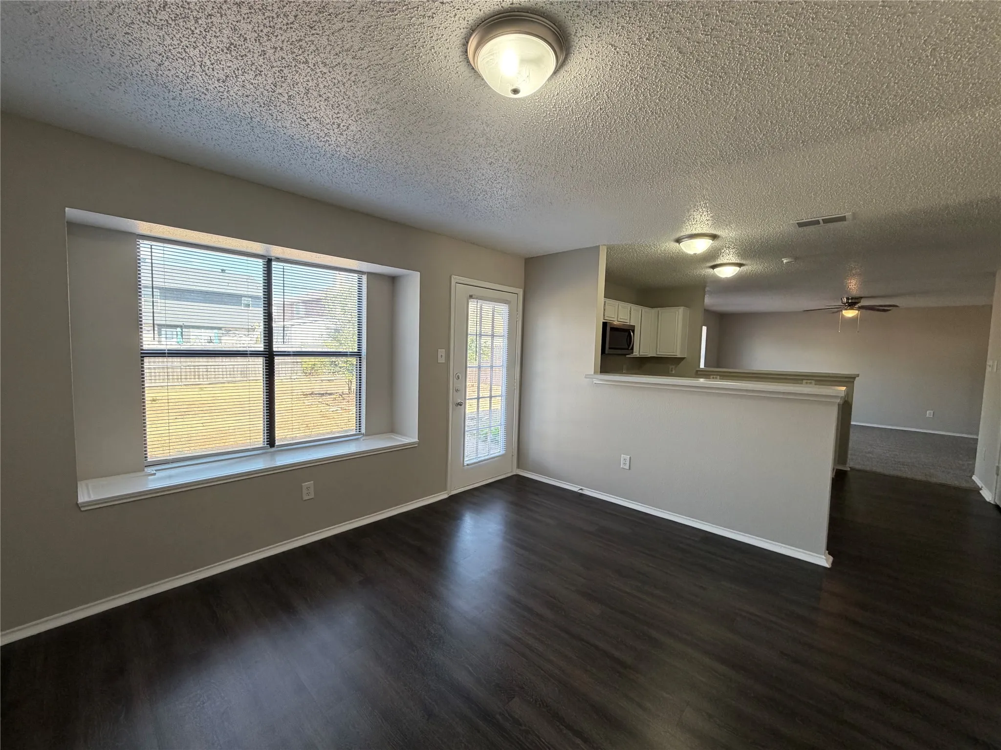 Single Family Residence For Rent in Dallas County , 904 Shady Brook Lane, Cedar Hill, Texas 75104, 3 Bedroom, 3 Bathroom, 2 Garage spaces, 3,056 Sqft, built in 1995, mls#21407203, Real Estate Agent in Cedar Hill, Homes For Rent in Dallas county, Homes For Rent in Cedar Hill, Realtor in Cedar Hill Texas, Real Estate Brokerage Independent Realty Texas, Luminita Cordes Realtor