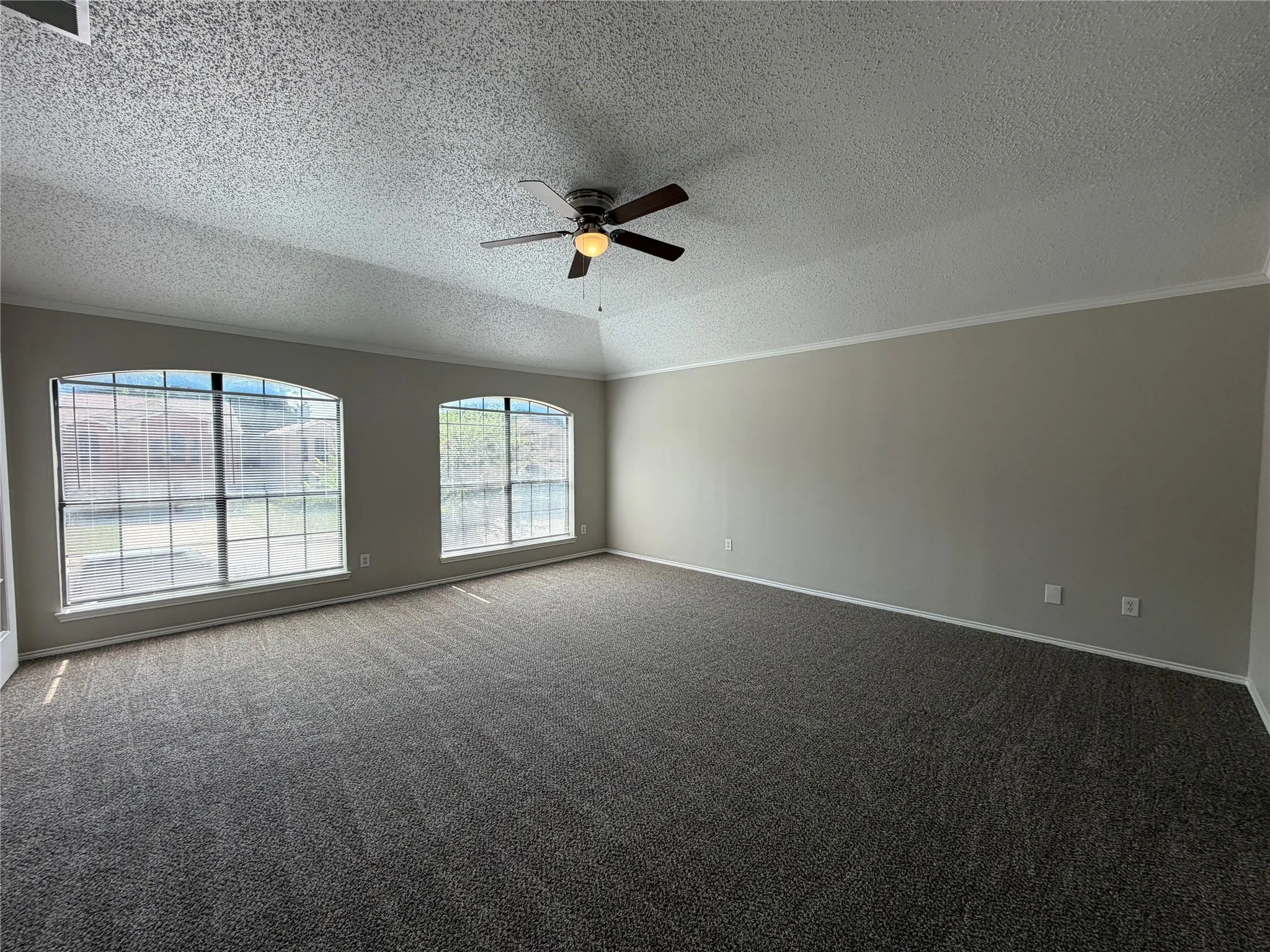 Single Family Residence For Rent in Dallas County , 904 Shady Brook Lane, Cedar Hill, Texas 75104, 3 Bedroom, 3 Bathroom, 2 Garage spaces, 3,056 Sqft, built in 1995, mls#21407203, Real Estate Agent in Cedar Hill, Homes For Rent in Dallas county, Homes For Rent in Cedar Hill, Realtor in Cedar Hill Texas, Real Estate Brokerage Independent Realty Texas, Luminita Cordes Realtor