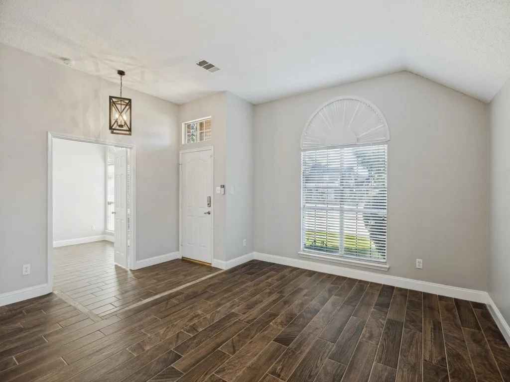 Single Family Residence For Sale in Collin County , 741 Lauren Way, Allen, Texas 75002, 4 Bedroom, 2 Bathroom, 2 Garage spaces, 2,141 Sqft, built in 1995, mls#21403214, Real Estate Agent in Allen, Homes For Sale in Collin county, Homes For Sale in Allen, Realtor in Allen Texas, Real Estate Brokerage Independent Realty Texas, Luminita Cordes Realtor