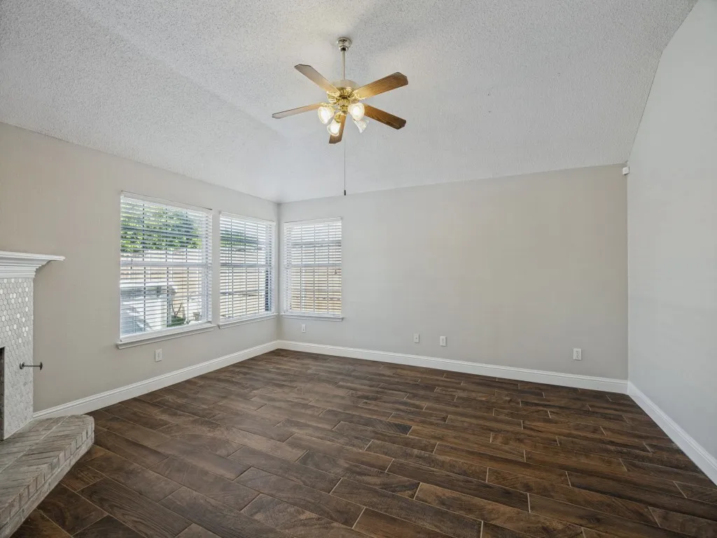 Single Family Residence For Sale in Collin County , 741 Lauren Way, Allen, Texas 75002, 4 Bedroom, 2 Bathroom, 2 Garage spaces, 2,141 Sqft, built in 1995, mls#21403214, Real Estate Agent in Allen, Homes For Sale in Collin county, Homes For Sale in Allen, Realtor in Allen Texas, Real Estate Brokerage Independent Realty Texas, Luminita Cordes Realtor
