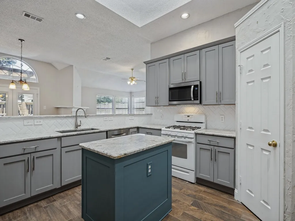 Single Family Residence For Sale in Collin County , 741 Lauren Way, Allen, Texas 75002, 4 Bedroom, 2 Bathroom, 2 Garage spaces, 2,141 Sqft, built in 1995, mls#21403214, Real Estate Agent in Allen, Homes For Sale in Collin county, Homes For Sale in Allen, Realtor in Allen Texas, Real Estate Brokerage Independent Realty Texas, Luminita Cordes Realtor