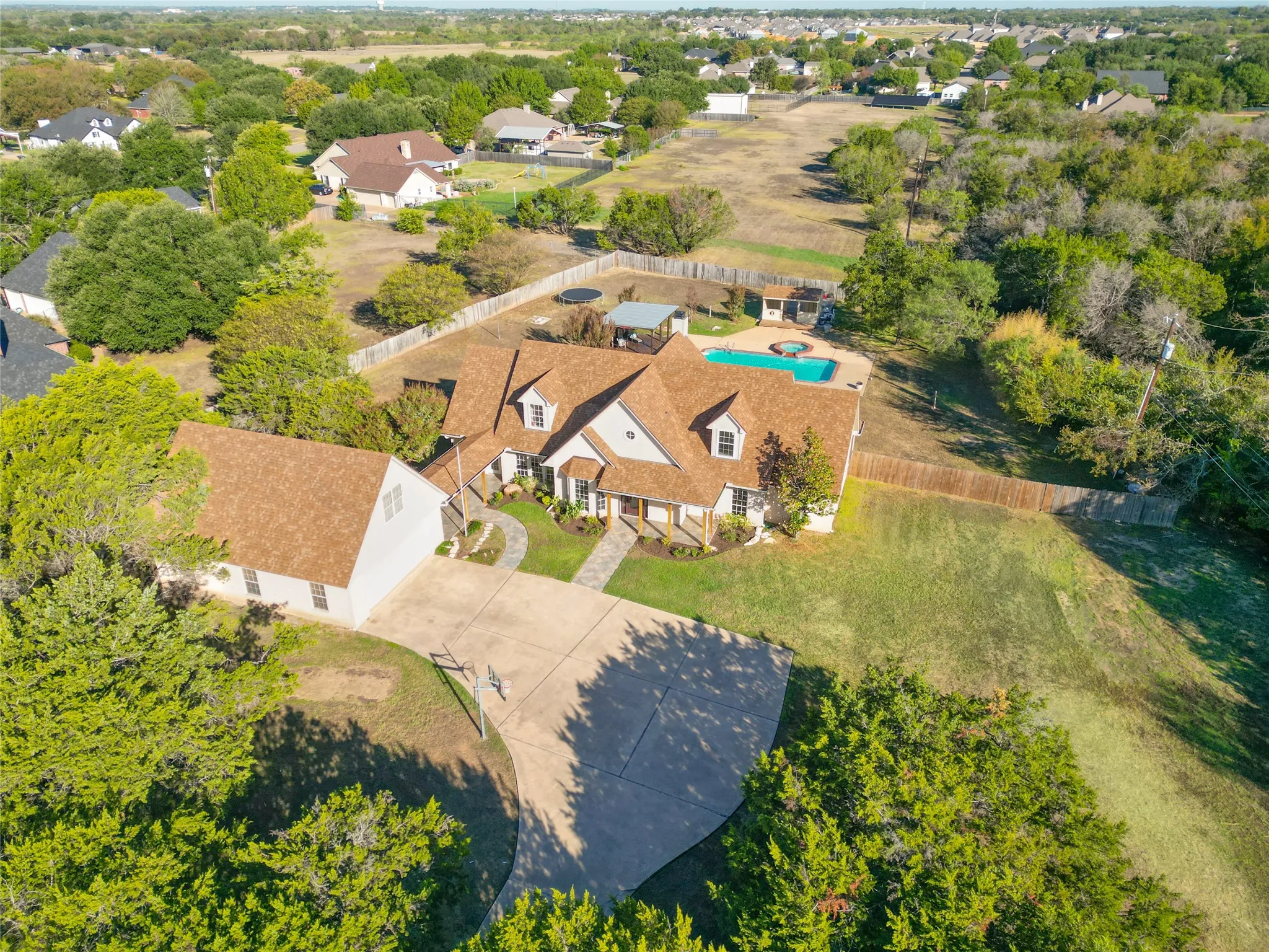 Single Family Residence For Sale in Mc Lennan County , 5901 Flat Rock Road, Waco, Texas 76708, 4 Bedroom, 3 Bathroom, 2 Garage spaces, 3,006 Sqft, built in 1999, mls#21405225, Real Estate Agent in Waco, Homes For Sale in Mc Lennan county, Homes For Sale in Waco, Realtor in Waco Texas, Real Estate Brokerage Independent Realty Texas, Luminita Cordes Realtor