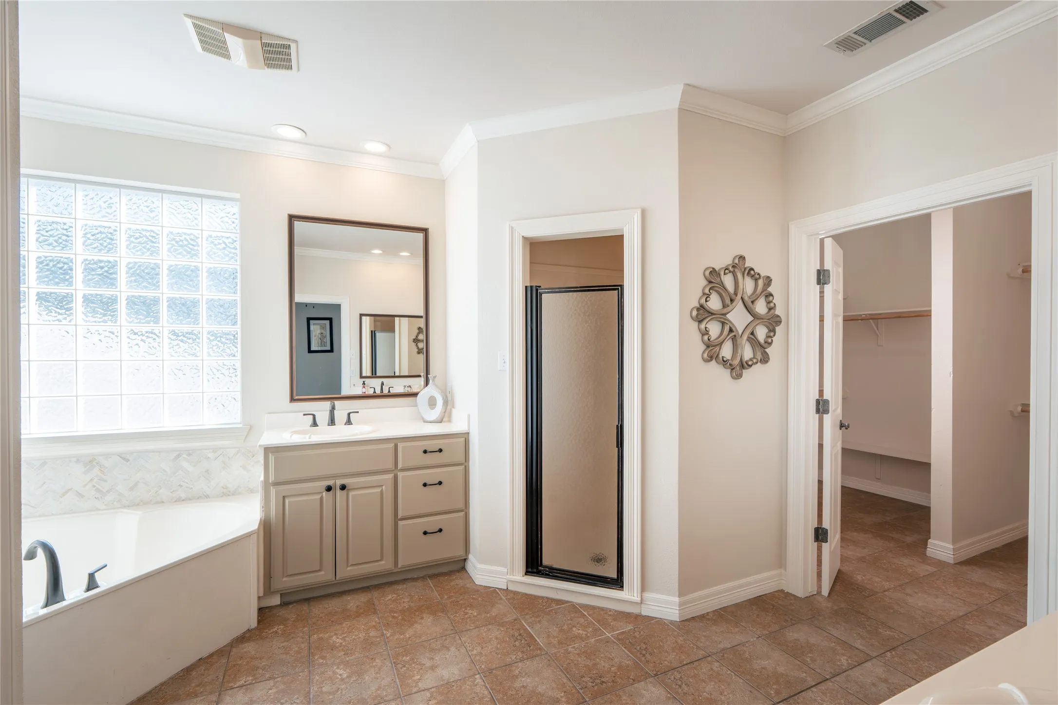 Single Family Residence For Sale in Mc Lennan County , 5901 Flat Rock Road, Waco, Texas 76708, 4 Bedroom, 3 Bathroom, 2 Garage spaces, 3,006 Sqft, built in 1999, mls#21405225, Real Estate Agent in Waco, Homes For Sale in Mc Lennan county, Homes For Sale in Waco, Realtor in Waco Texas, Real Estate Brokerage Independent Realty Texas, Luminita Cordes Realtor