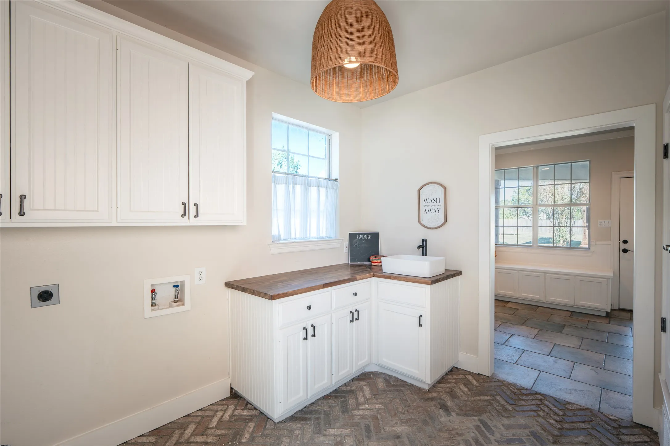 Single Family Residence For Sale in Mc Lennan County , 5901 Flat Rock Road, Waco, Texas 76708, 4 Bedroom, 3 Bathroom, 2 Garage spaces, 3,006 Sqft, built in 1999, mls#21405225, Real Estate Agent in Waco, Homes For Sale in Mc Lennan county, Homes For Sale in Waco, Realtor in Waco Texas, Real Estate Brokerage Independent Realty Texas, Luminita Cordes Realtor